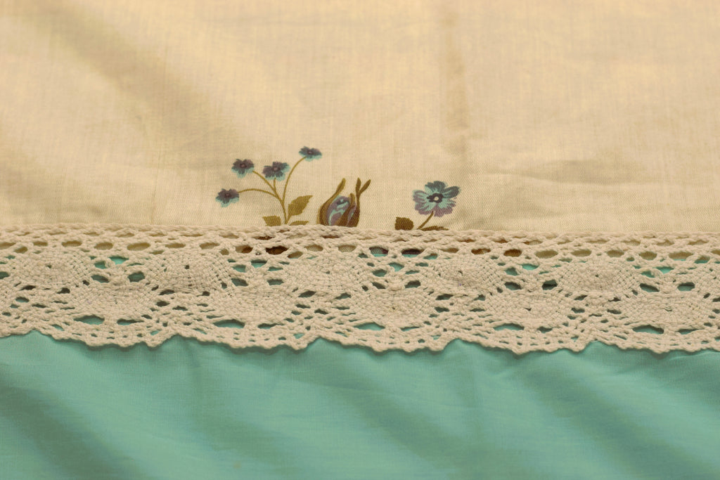 Premium Floral cotton blend Bedspread Set with 2 Pillow Covers –  86 x 104 Inches