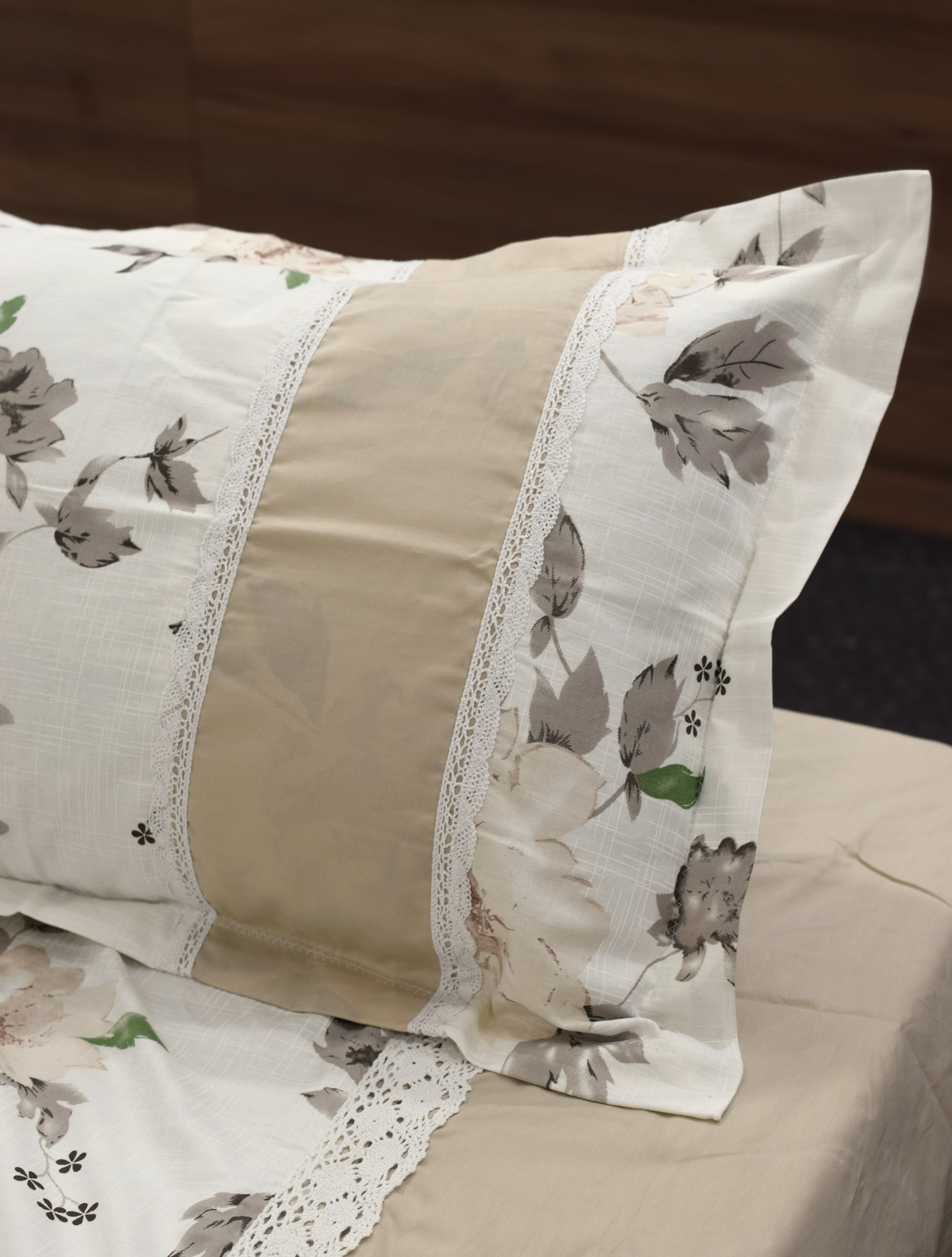 Premium Floral cotton blend Bedspread Set with 2 Pillow Covers – Beige & White | 86 x 104 Inches | Elegant Lace Border