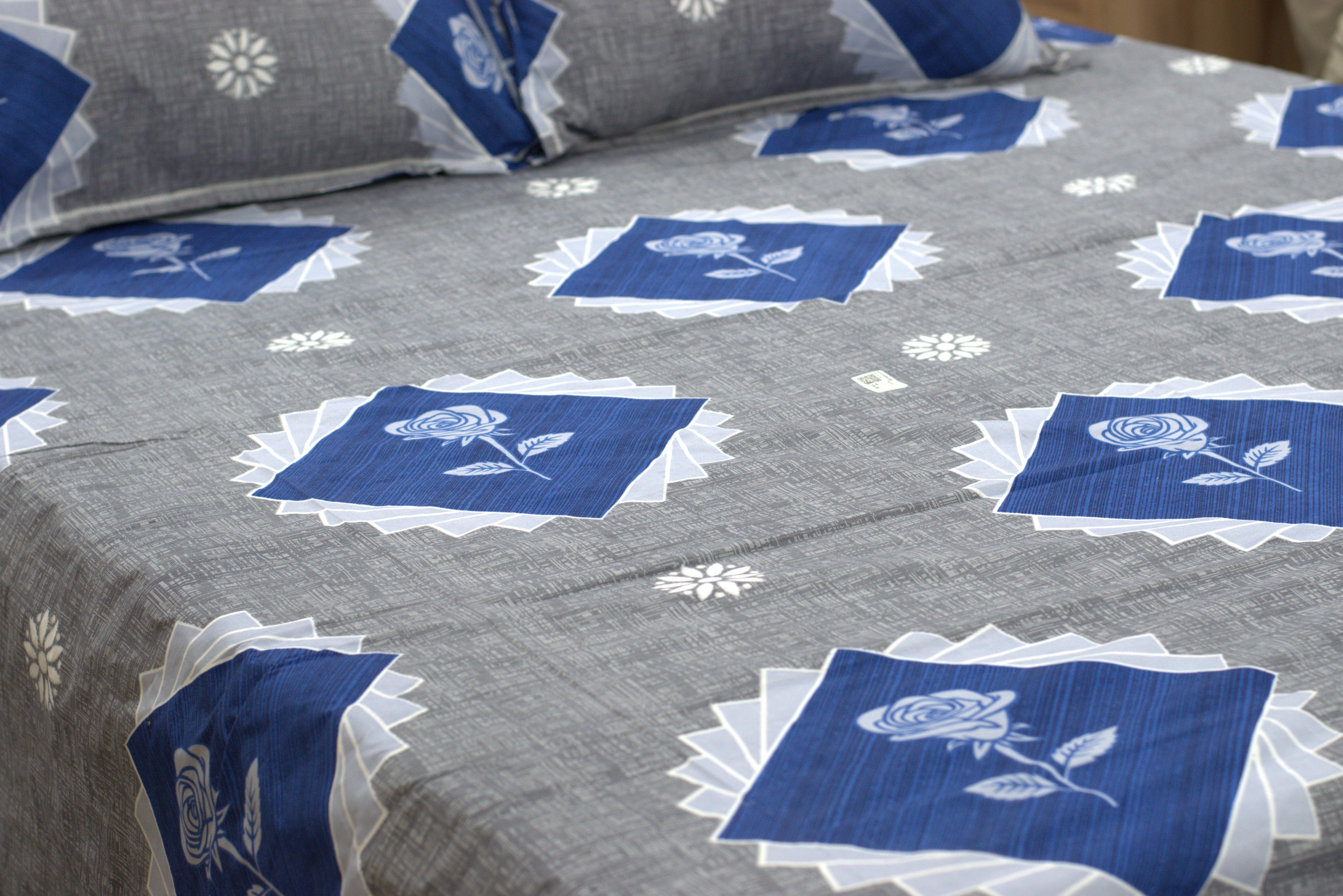 Soft Feel Blend Bedsheet – Grey &amp; Blue Rose Print | 225 x 250 cm
