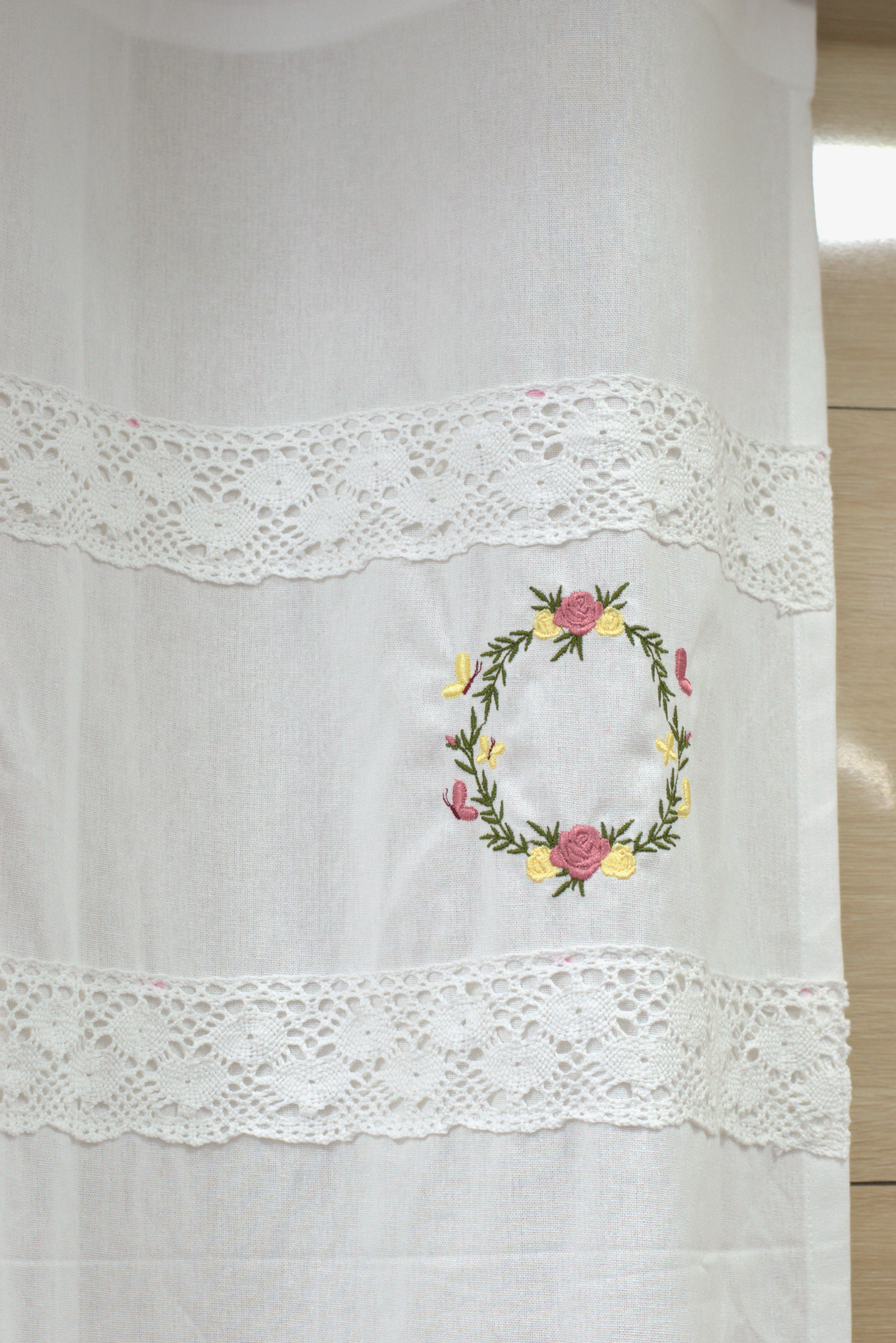 Embroidered Floral Cotton Curtain with Lace Border – White (2.10m x 122cm)