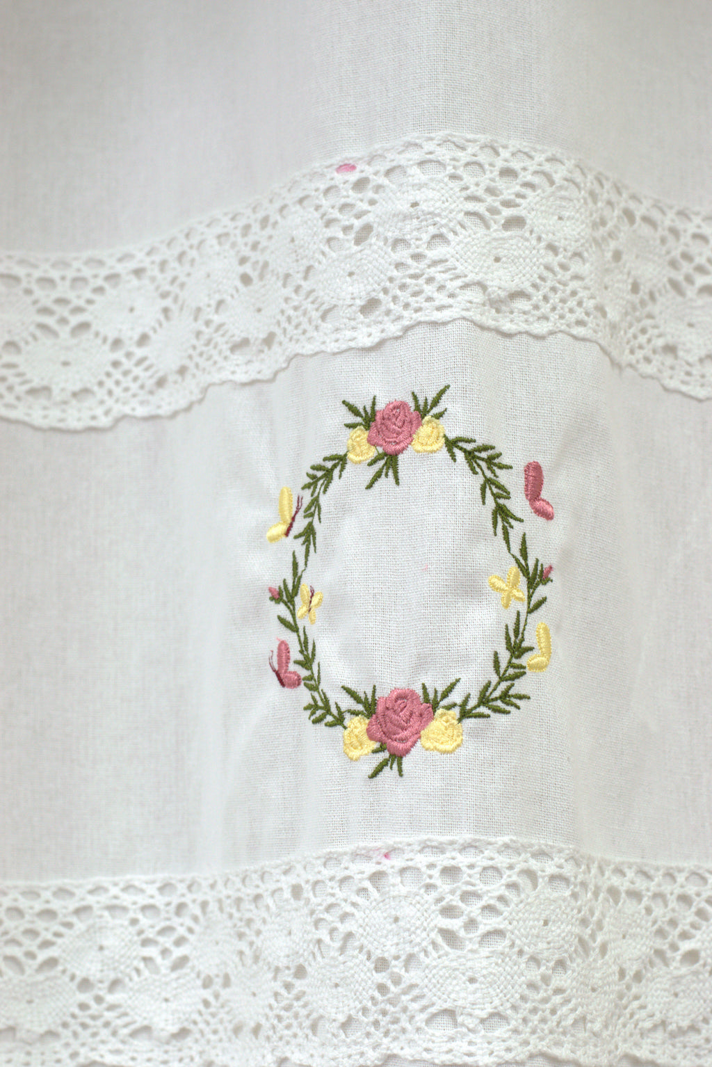 Embroidered Floral Cotton Curtain with Lace Border – White (2.10m x 122cm)