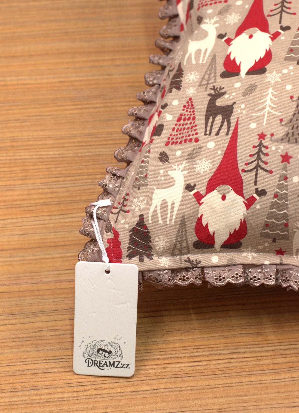 Christmas Printed Cushion Cover with Lace Border – 16×16 Inch