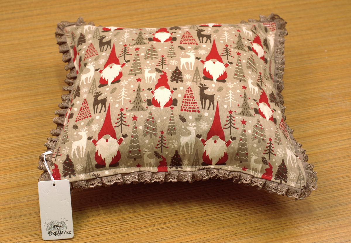 Christmas Printed Cushion Cover with Lace Border – 16×16 Inch