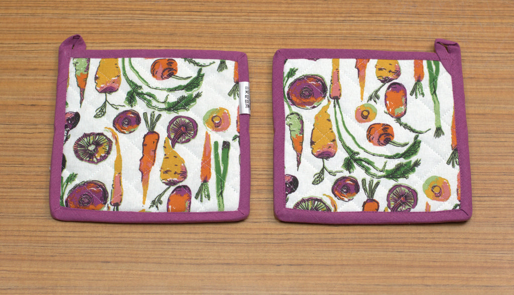 Vegetable Print Hot Pad / Pot Holder – Purple Border, Quilted Kitchen Heat Pad 8 x 8 inches