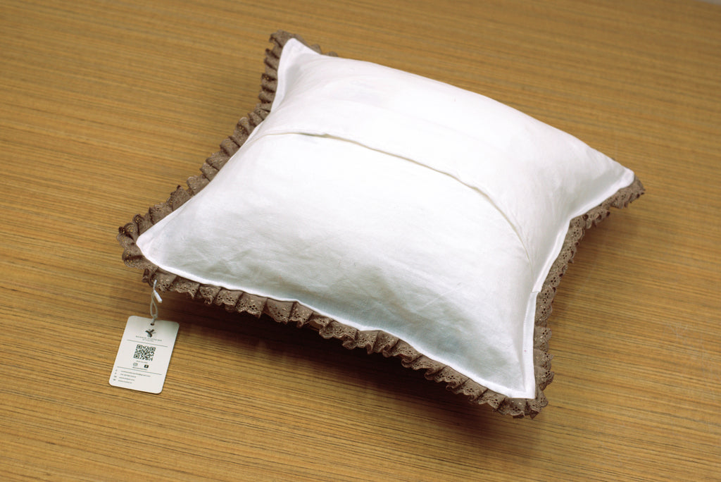 Christmas Printed Cushion Cover with Lace Border – 16×16 Inch