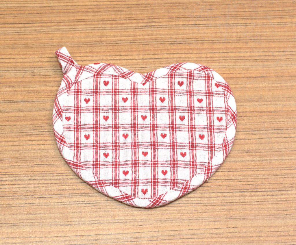 Heart-Shaped Hot Pad / Pot Holder – Red Checkered Heart Print Kitchen Heat Pad