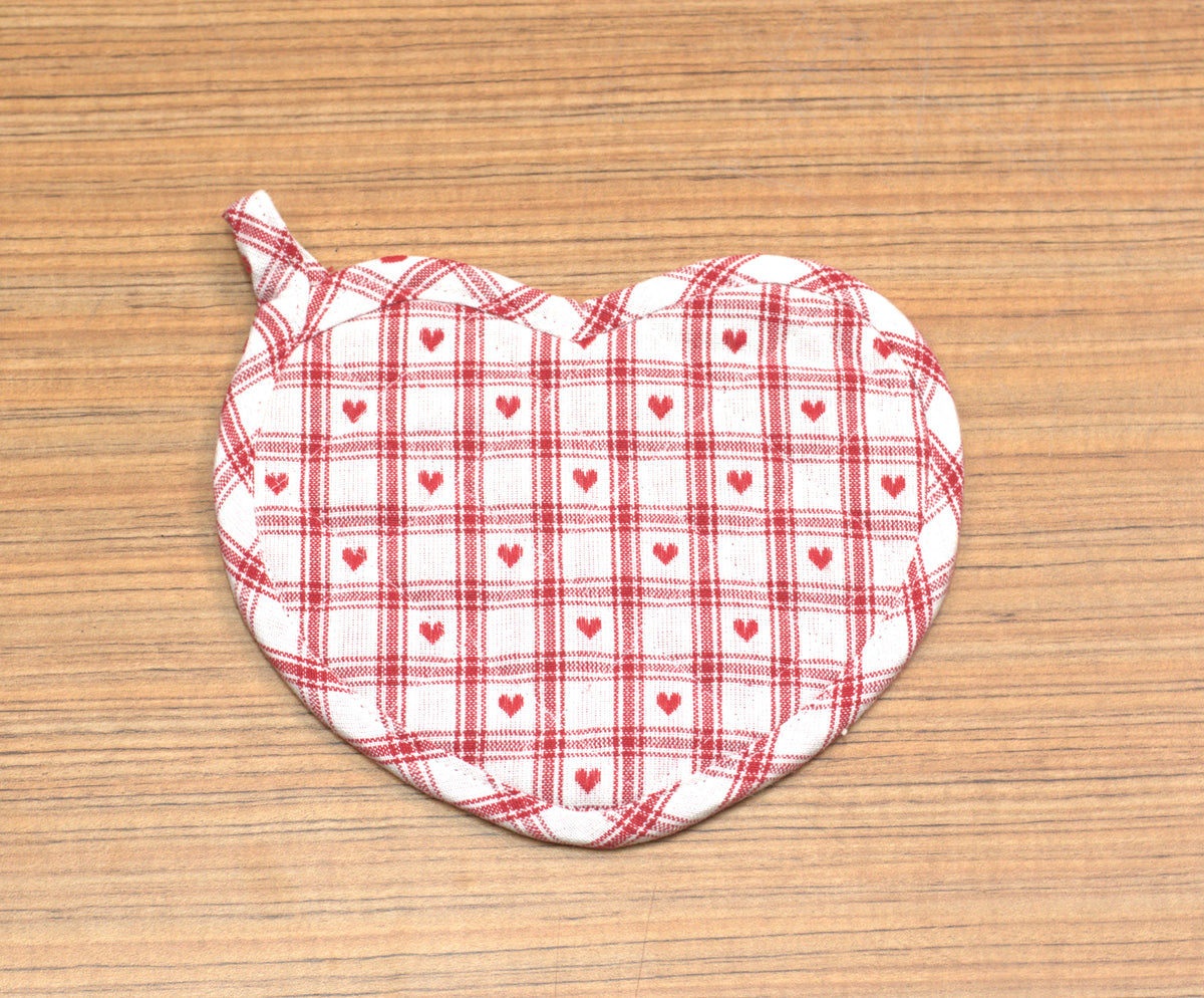 Heart-Shaped Hot Pad / Pot Holder – Red Checkered Heart Print Kitchen Heat Pad