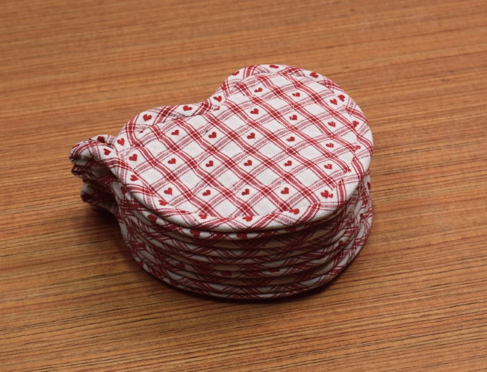Heart-Shaped Hot Pad / Pot Holder – Red Checkered Heart Print Kitchen Heat Pad