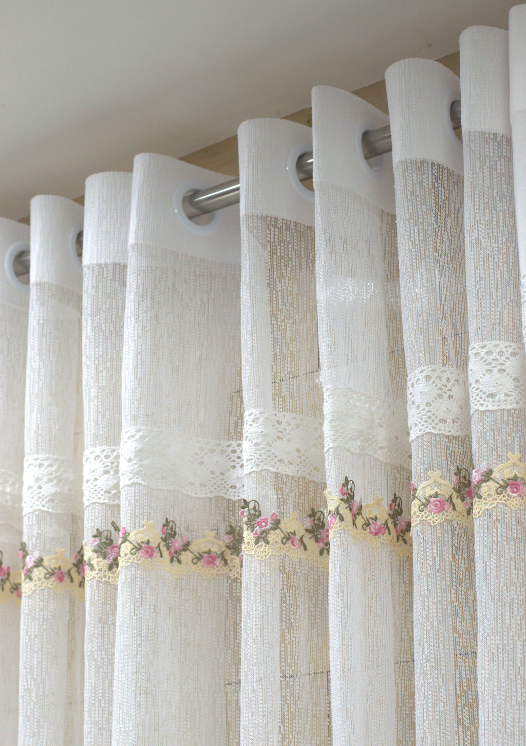 Elegant Sheer Eyelet Curtain with Floral Lace Border – White | 2.10m x 122cm