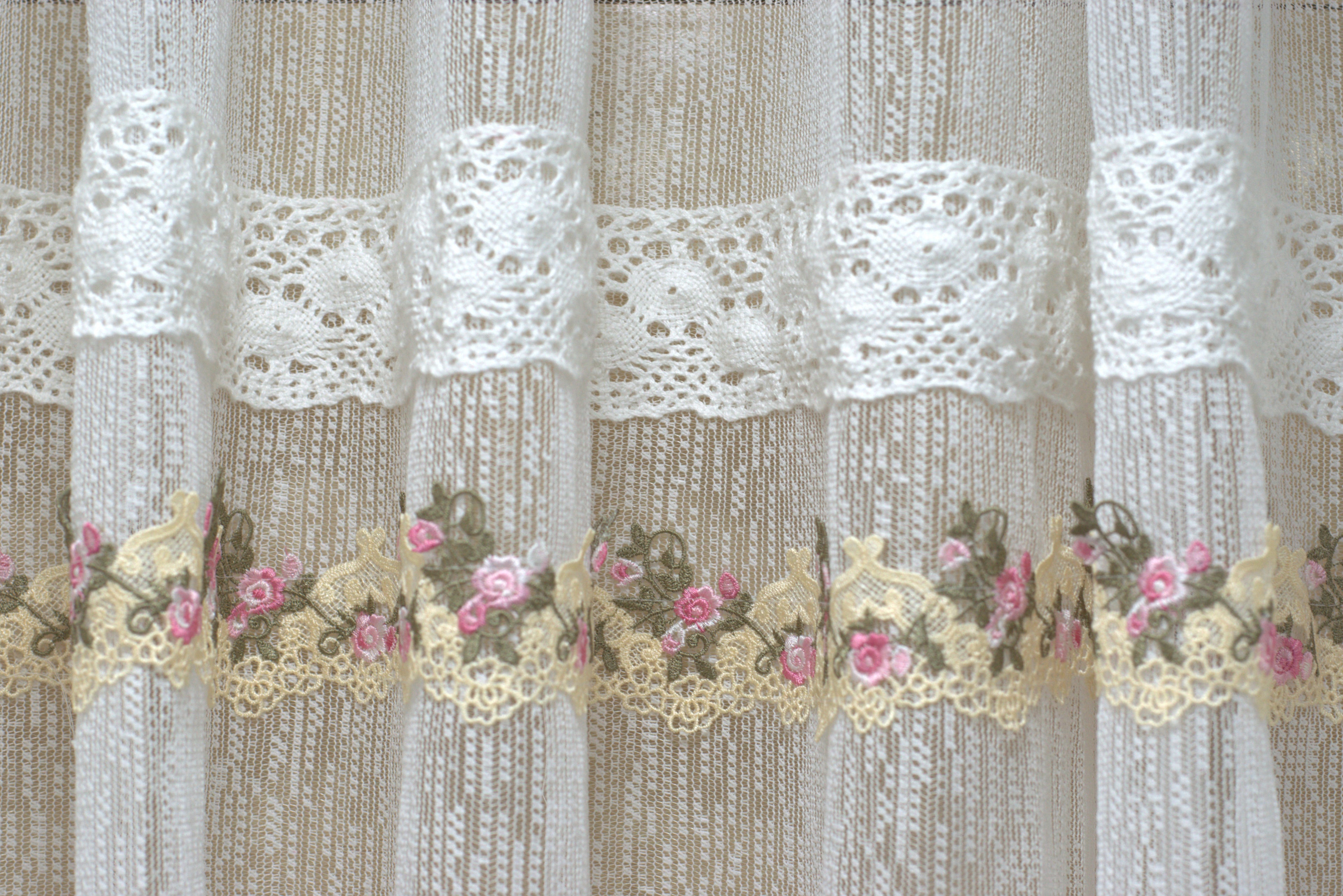 Elegant Sheer Eyelet Curtain with Floral Lace Border – White | 2.10m x 122cm