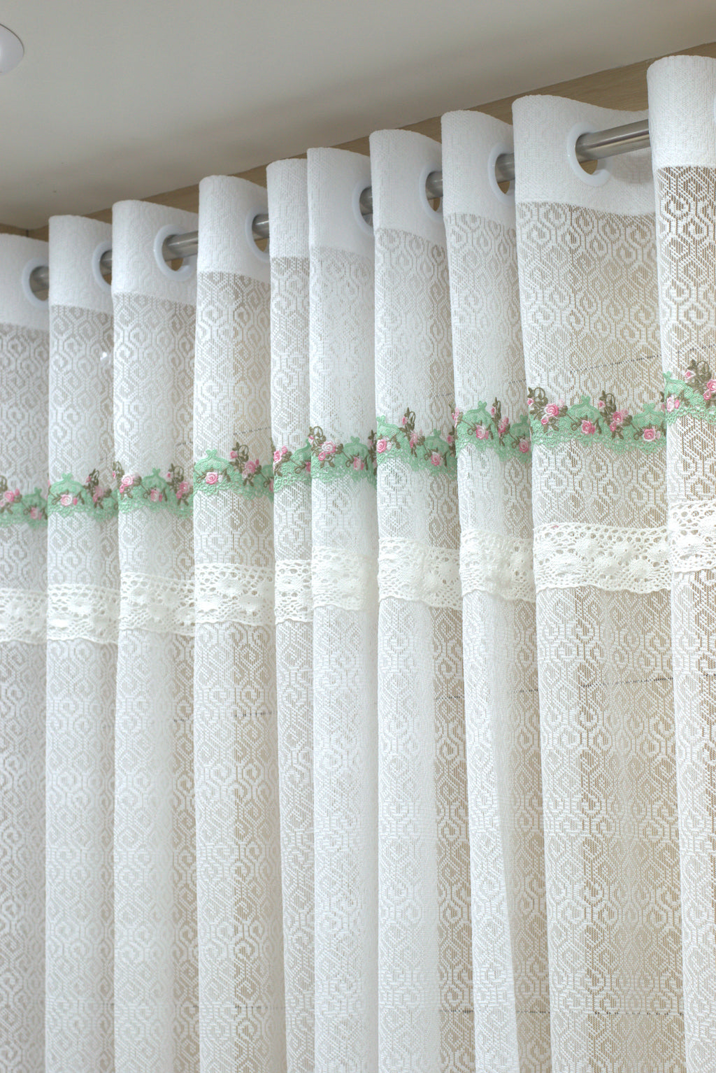 Elegant White Sheer Eyelet Curtain with Floral Lace Border – 2.10m x 122cm