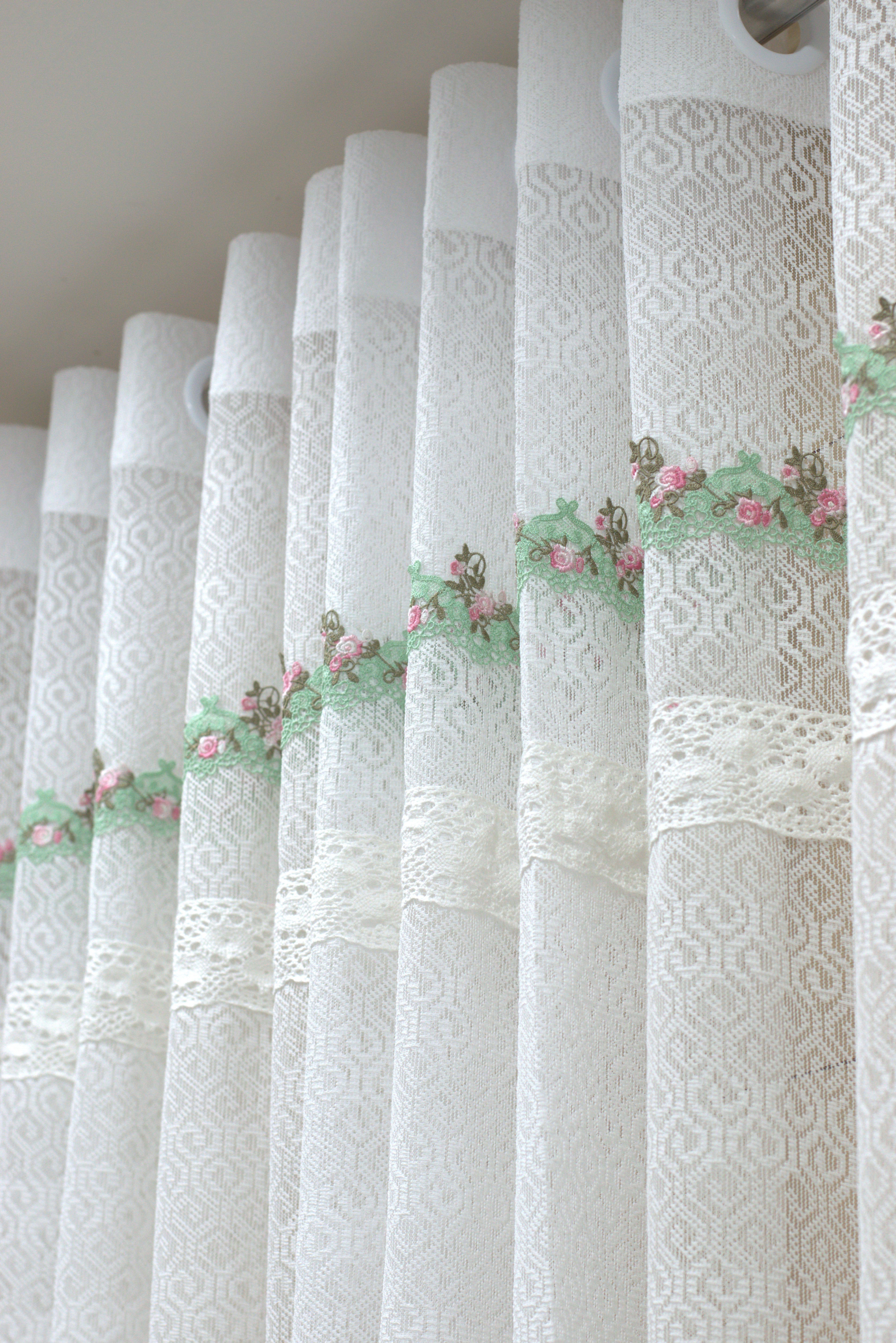 Elegant White Sheer Eyelet Curtain with Floral Lace Border – 2.10m x 122cm
