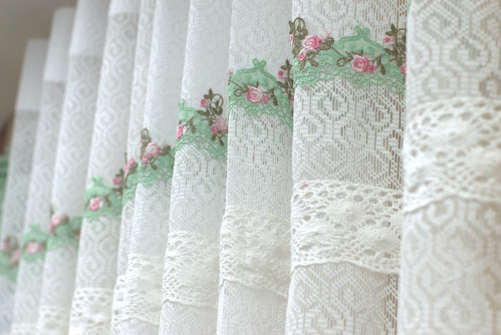 Elegant White Sheer Eyelet Curtain with Floral Lace Border – 2.10m x 122cm
