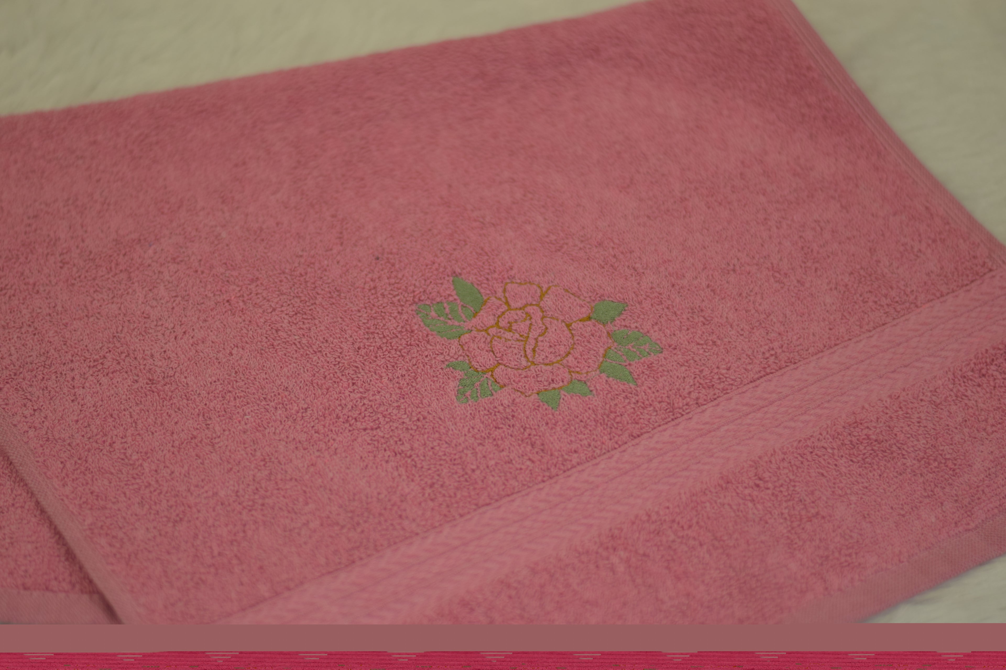 Turkish Embroidered Pink Towel – Rose Bloom Motif on Soft Cotton