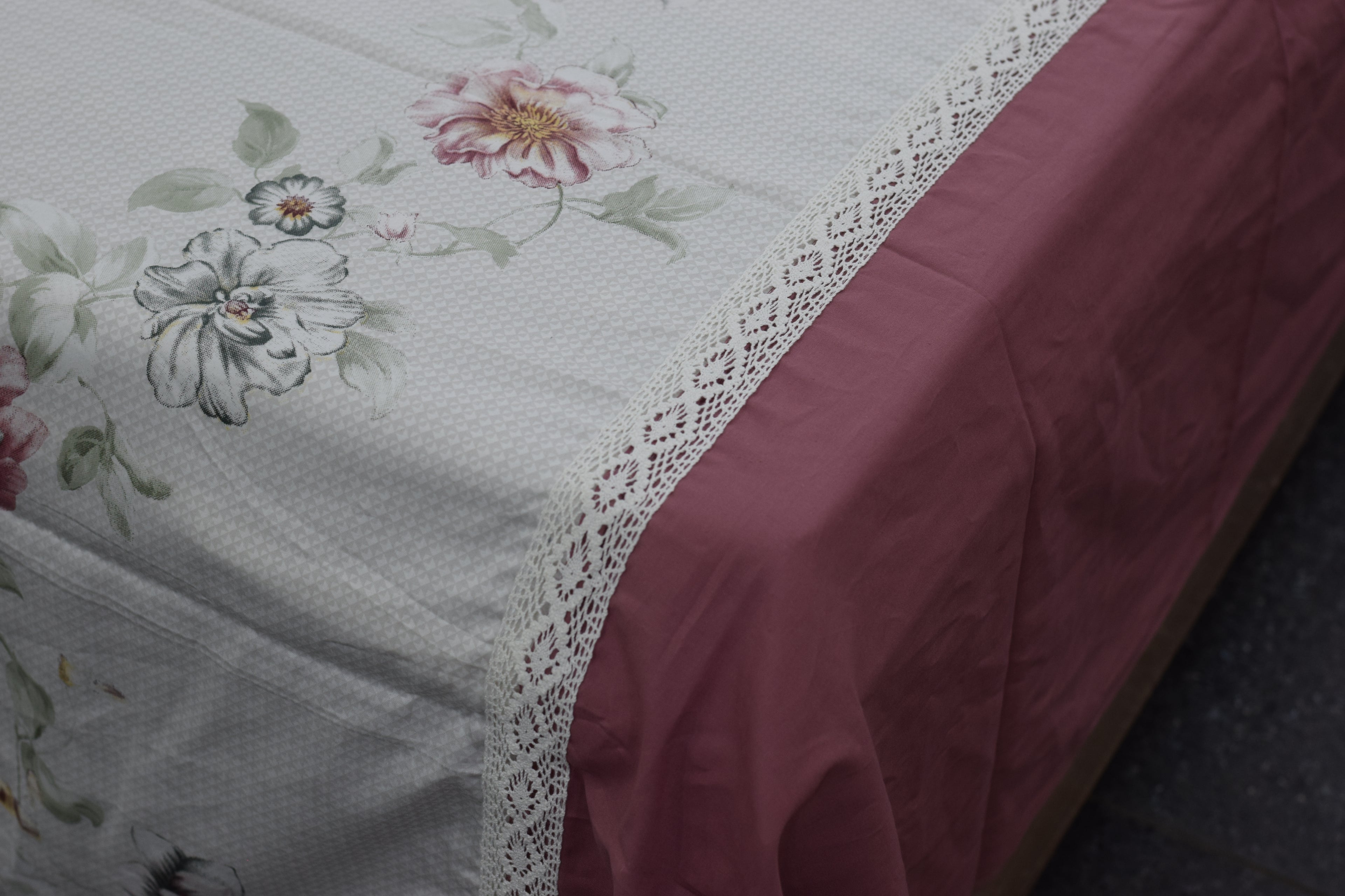 Elegant Floral King Size Bedspread Set with Lace Border –  Blend, Pink & Ivory