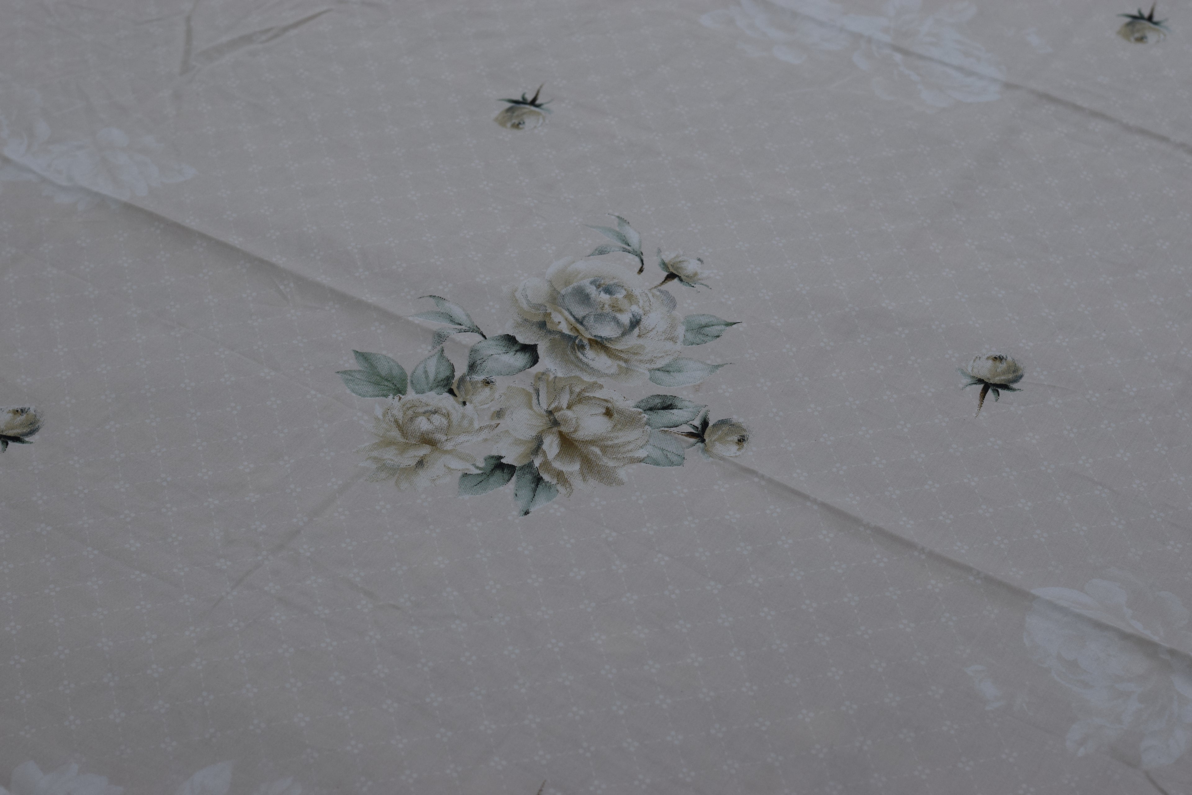 Elegant Ivory Floral King Size Bedspread Set with Pillow Covers – Premium Lace Border Design
