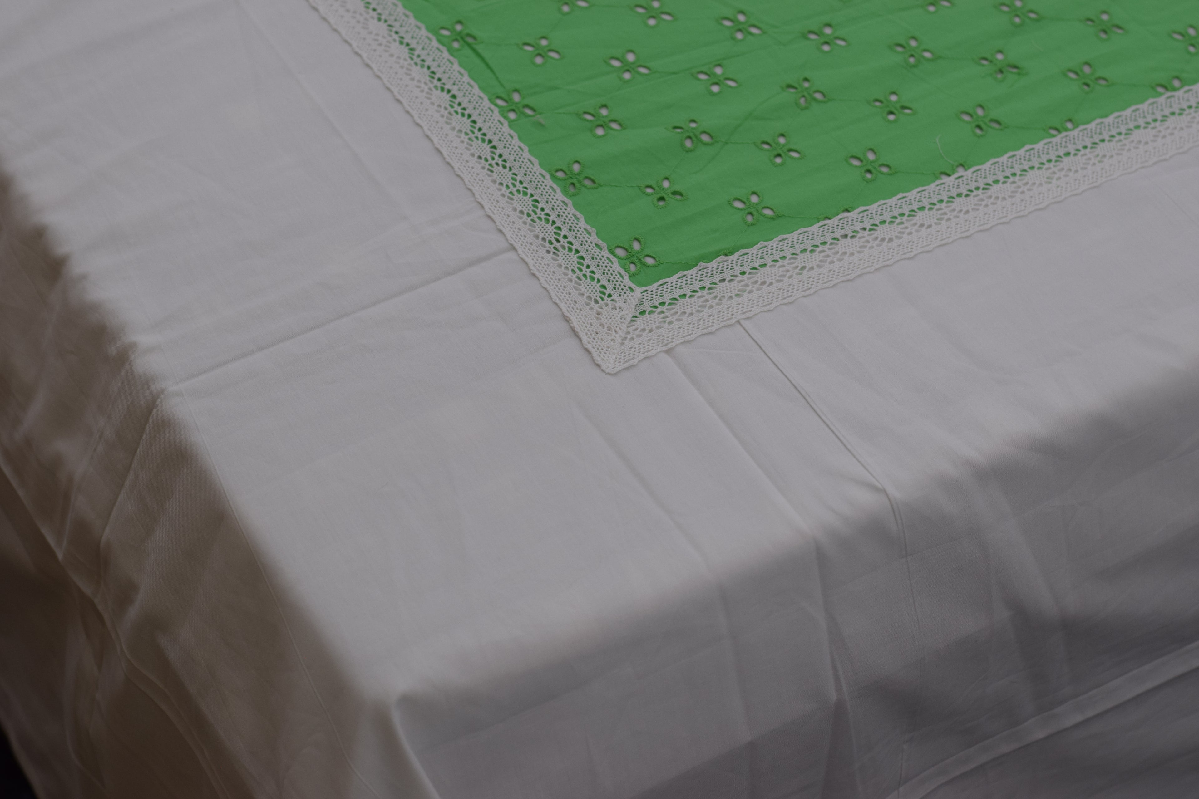 King Size White & Mint Green Cotton Bedspread Set with 2 Pillow Covers