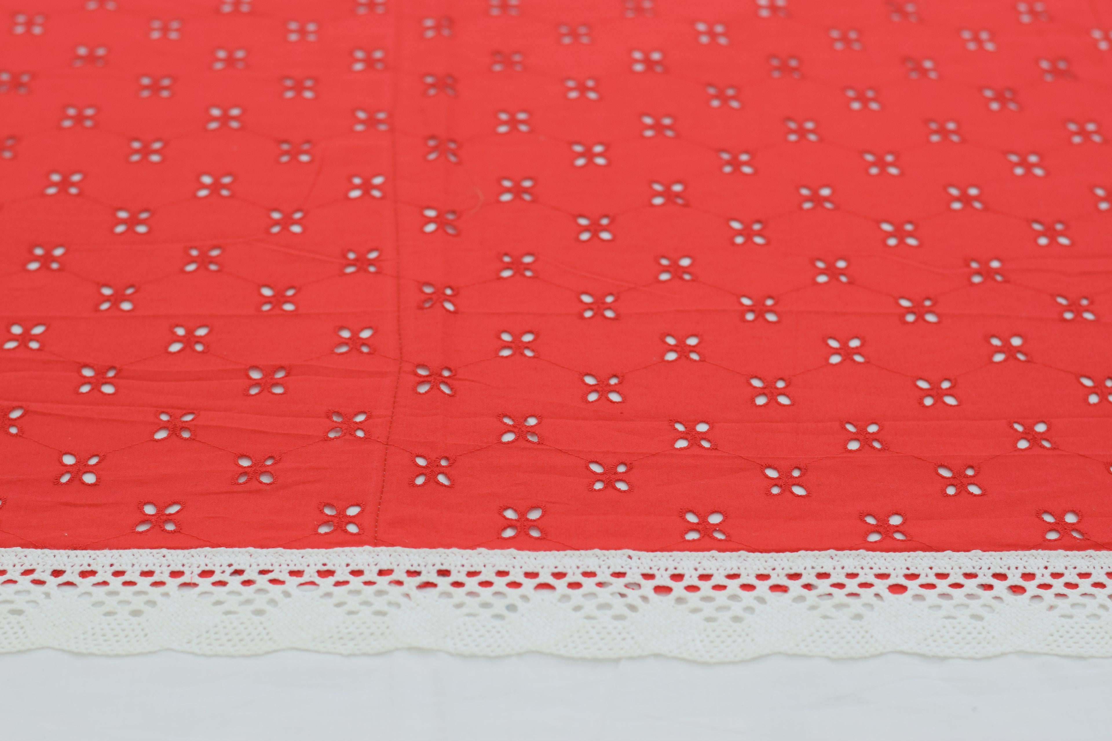 Luxury Red & White King Size Bedspread Set with Matching Pillow Covers