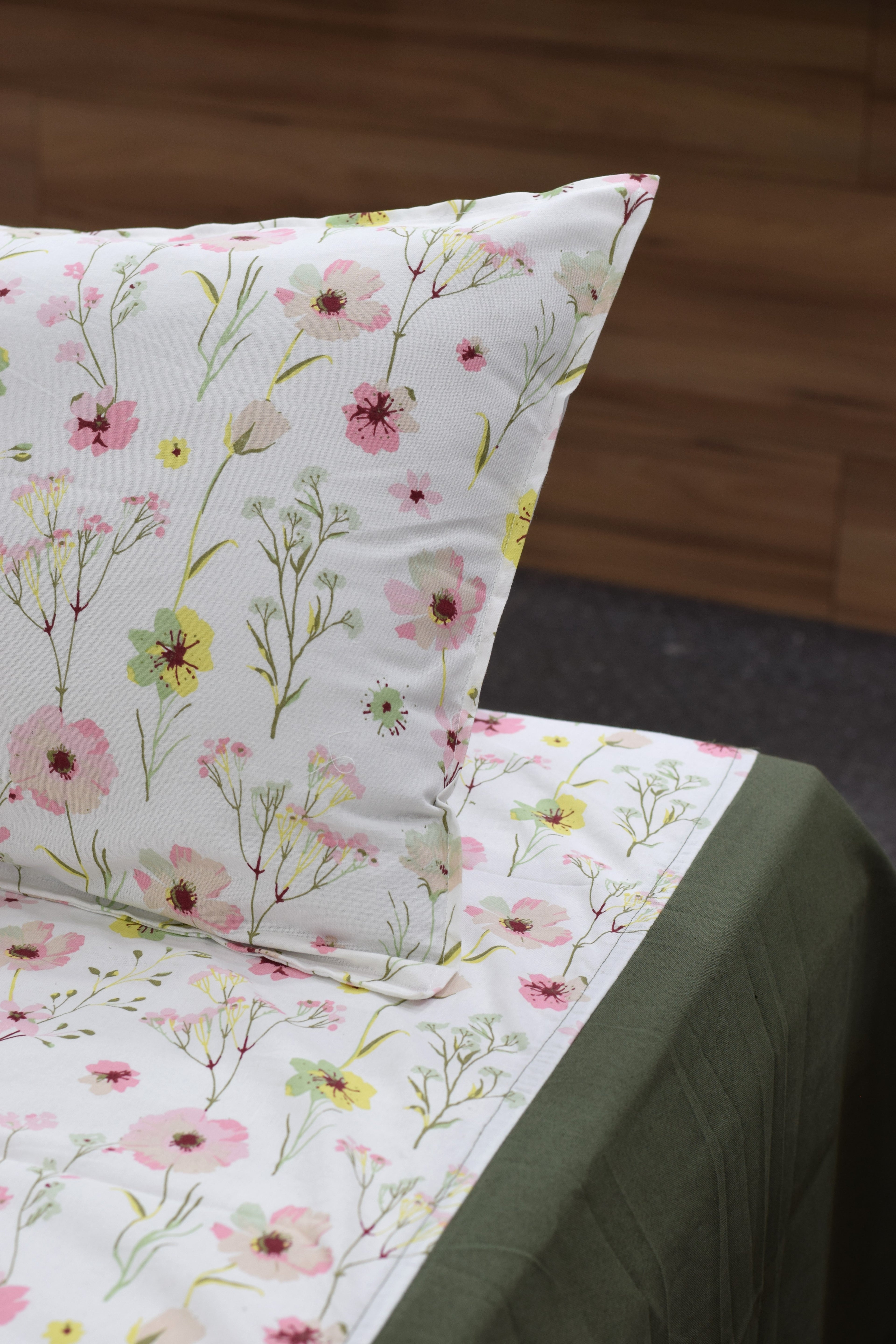 King Size Floral Cotton Bedsheet with 2 Pillow Covers – White & Olive Green Border Design