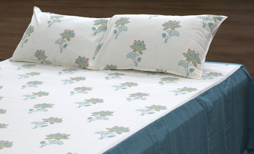 Elegant Lotus Bloom King Size Bedspread Set – White & Teal Floral Printed Bedding with Pillow Covers