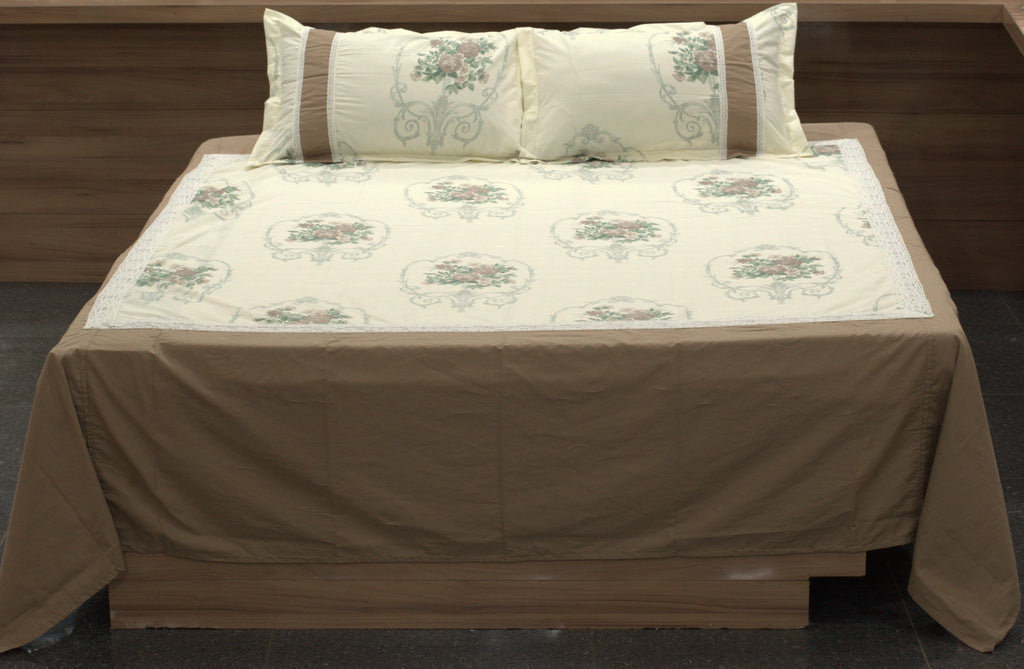 Elegant Cotton Blend Bedspread with Floral Print & Lace Border – 100 × 104 Inches