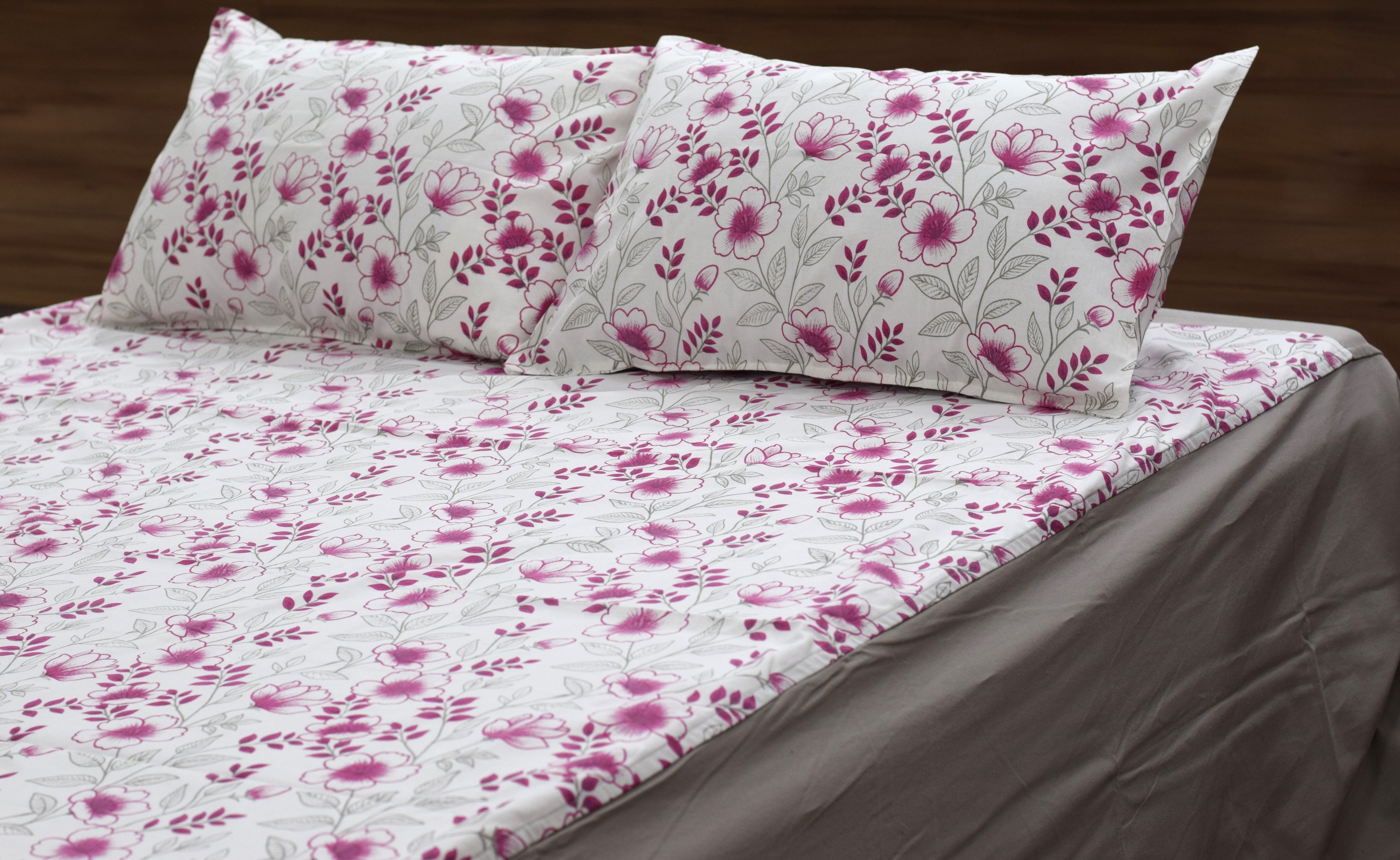 Pink Floral Elegance King Size Bedspread Set with 2 Pillow Covers