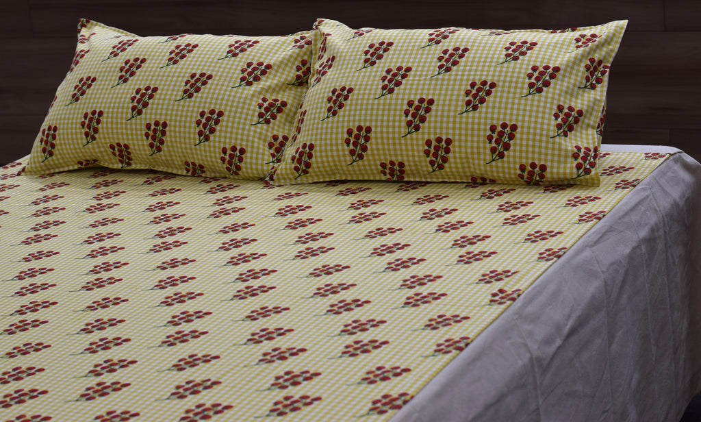 Golden Blossom King Size Bedspread Set with Matching Pillow Covers