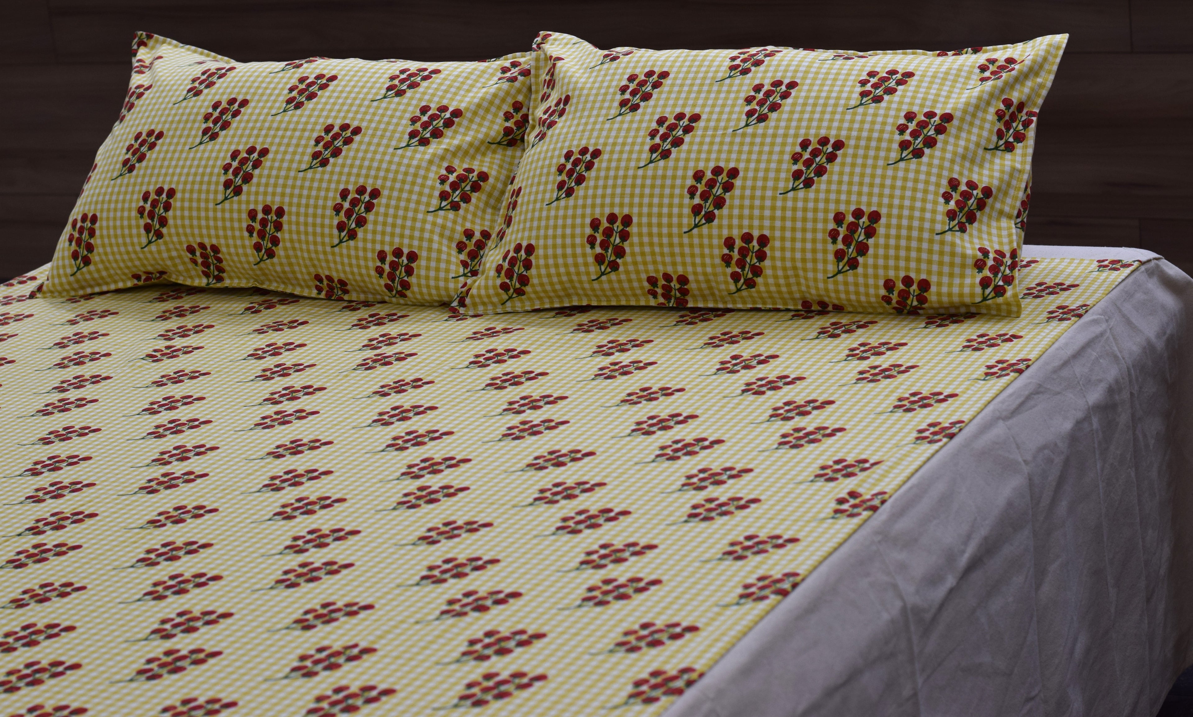 Golden Blossom King Size Bedspread Set with Matching Pillow Covers