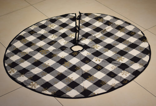 60 cm Black & White Buffalo Plaid Christmas Tree Skirt with Gold Snowflakes