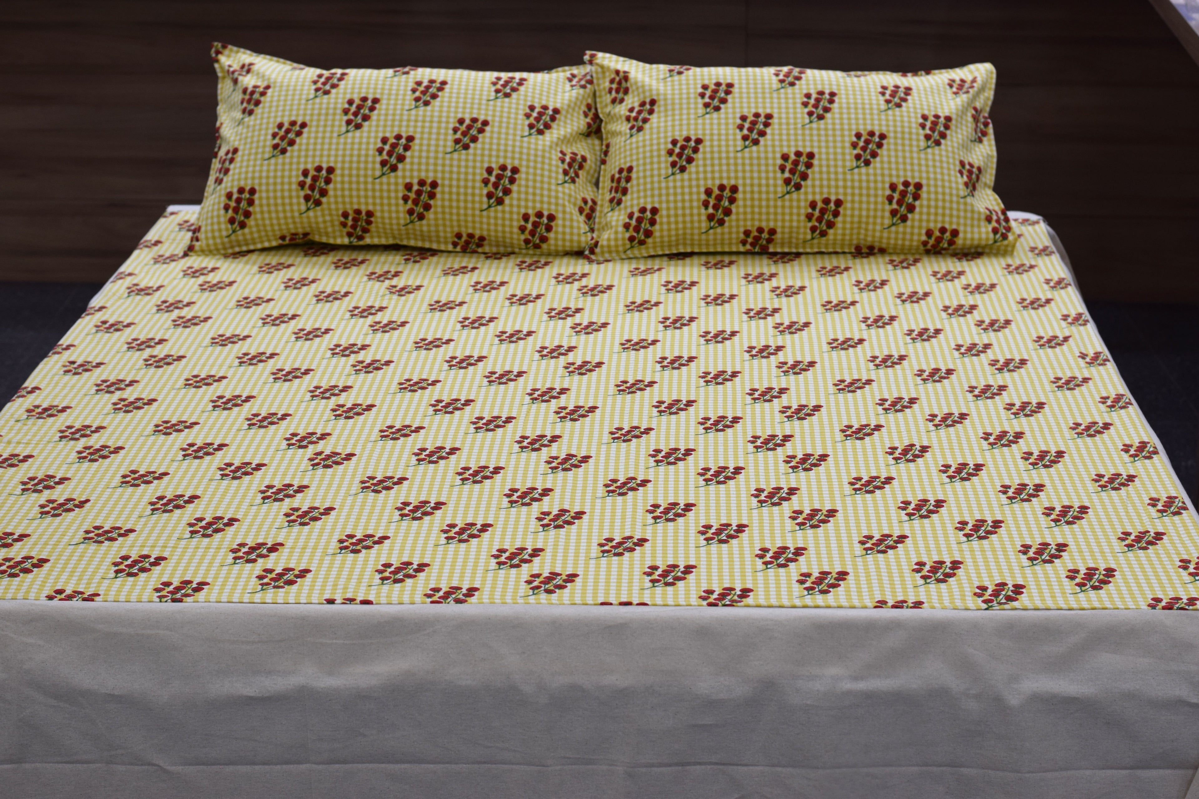 Golden Blossom King Size Bedspread Set with Matching Pillow Covers