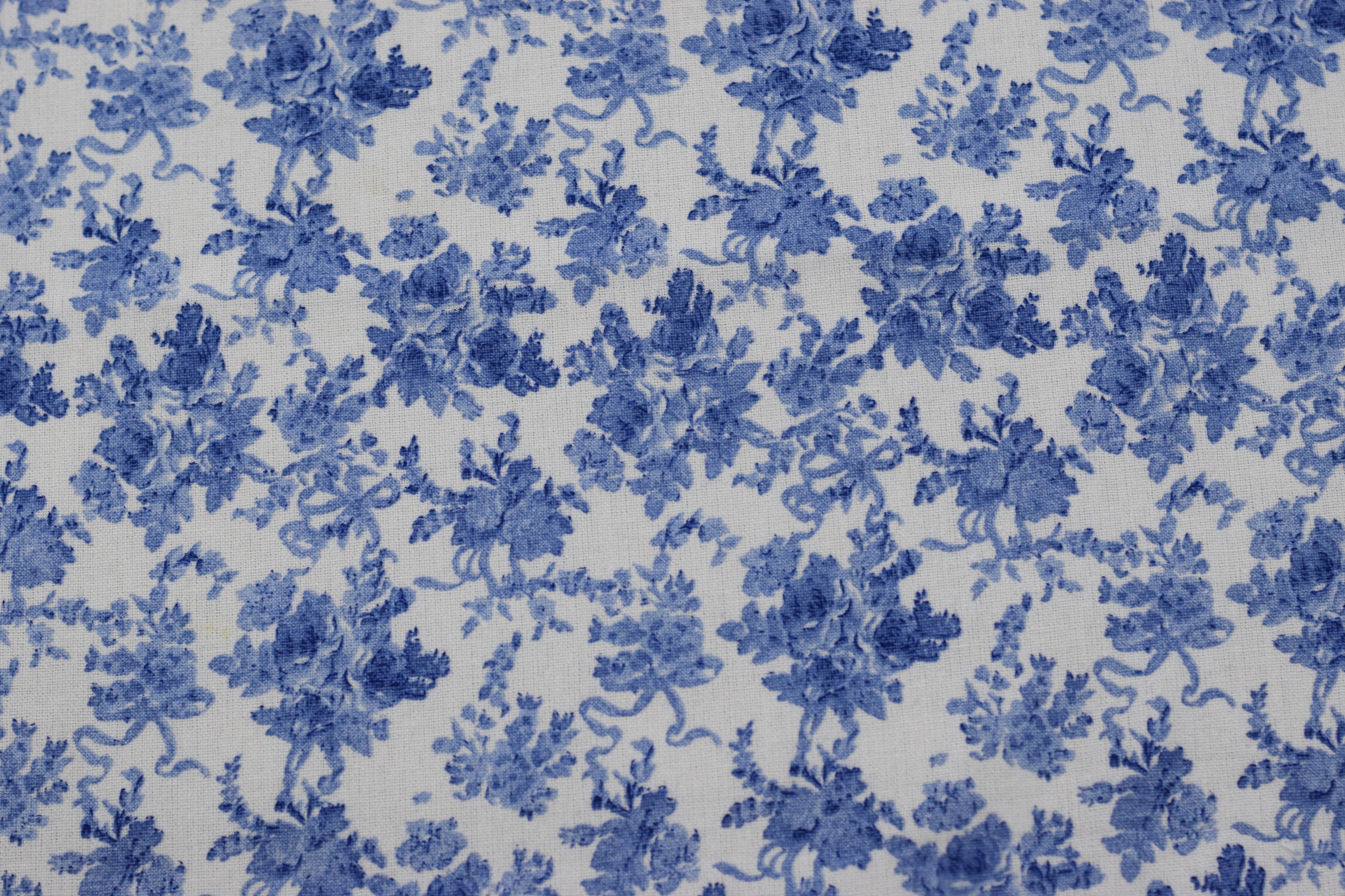 King Size Blue Floral Bedspread with 2 Pillow Covers | Elegant Cotton Blend Bedding Set
