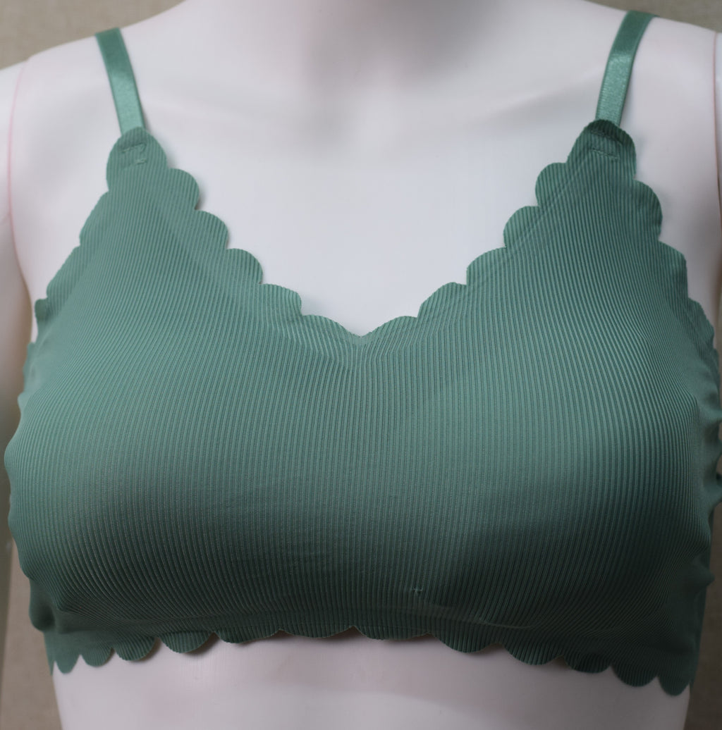 Women’s Ribbed Seamless Scallop Edge Bralette – Soft Stretch Padded freesize