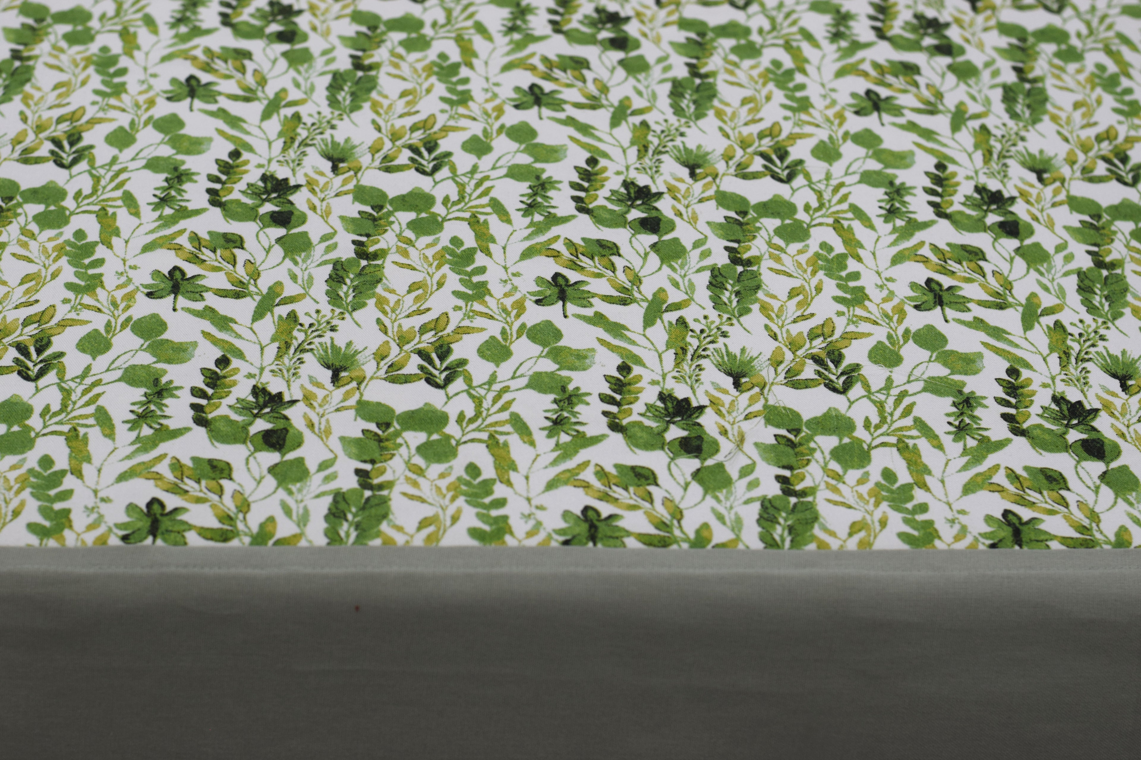 Green Leaf Printed King Size Bedsheet with 2 Pillow Covers