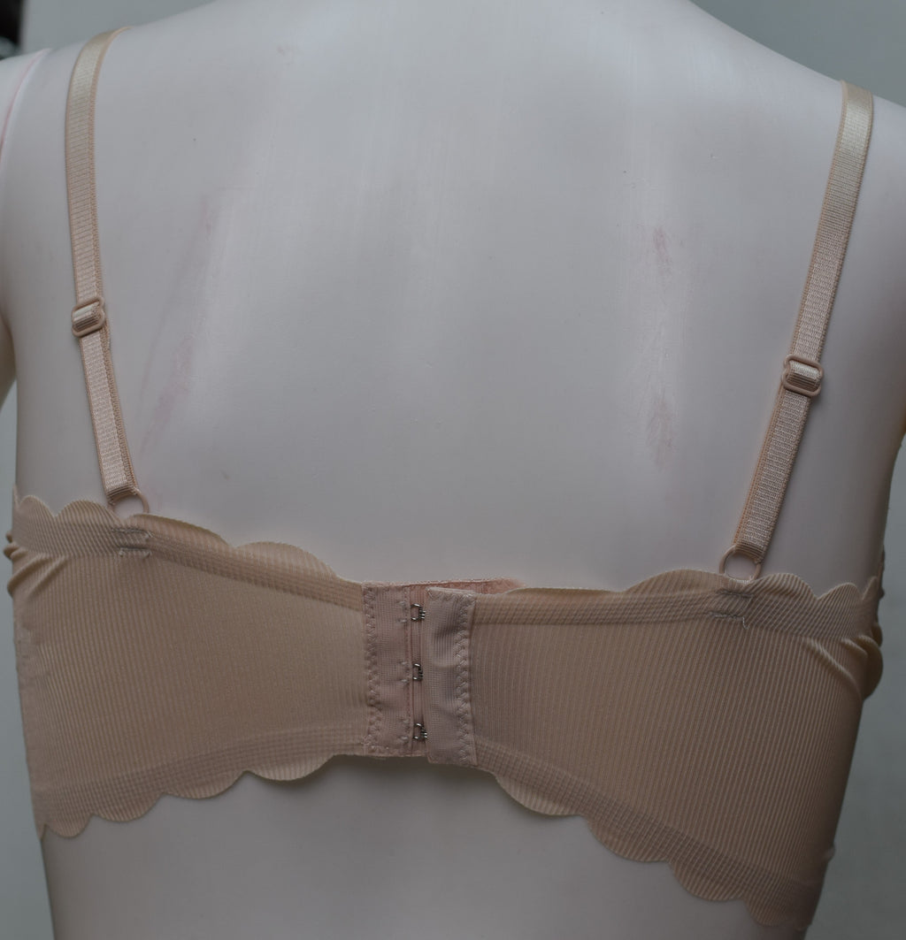 Women’s Ribbed Seamless Scallop Edge Bralette – Soft Stretch Padded freesize