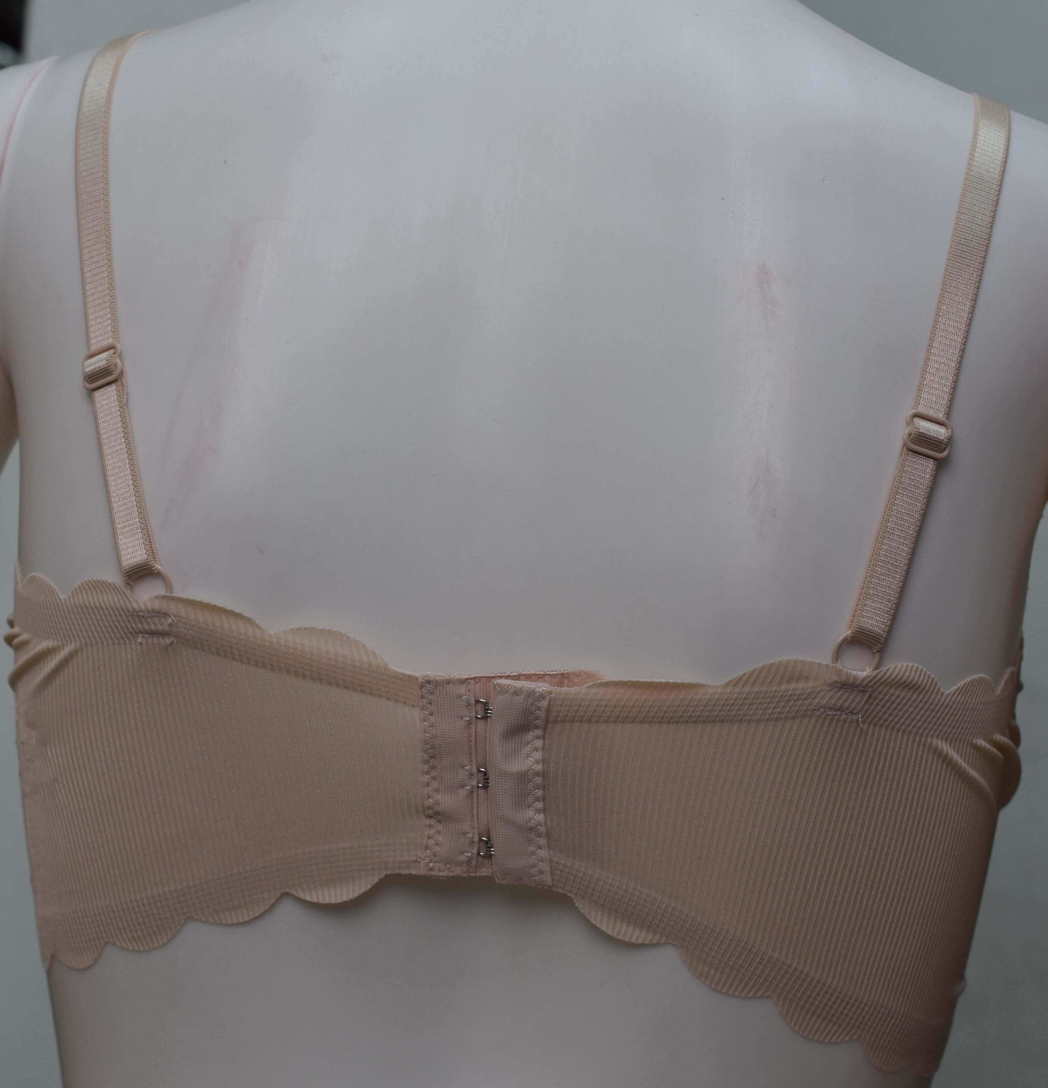 Women’s Ribbed Seamless Scallop Edge Bralette – Soft Stretch Padded freesize
