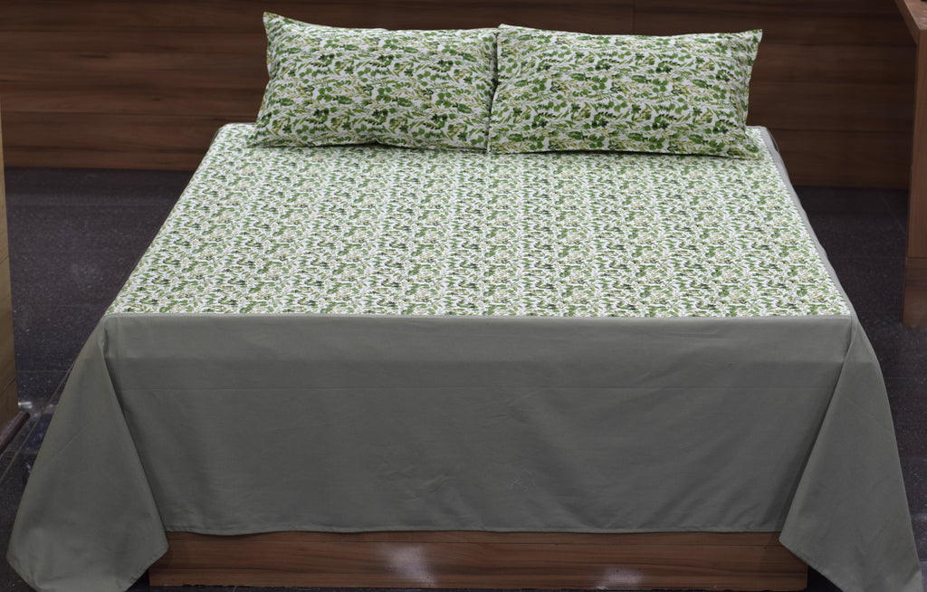Green Leaf Printed King Size Bedsheet with 2 Pillow Covers