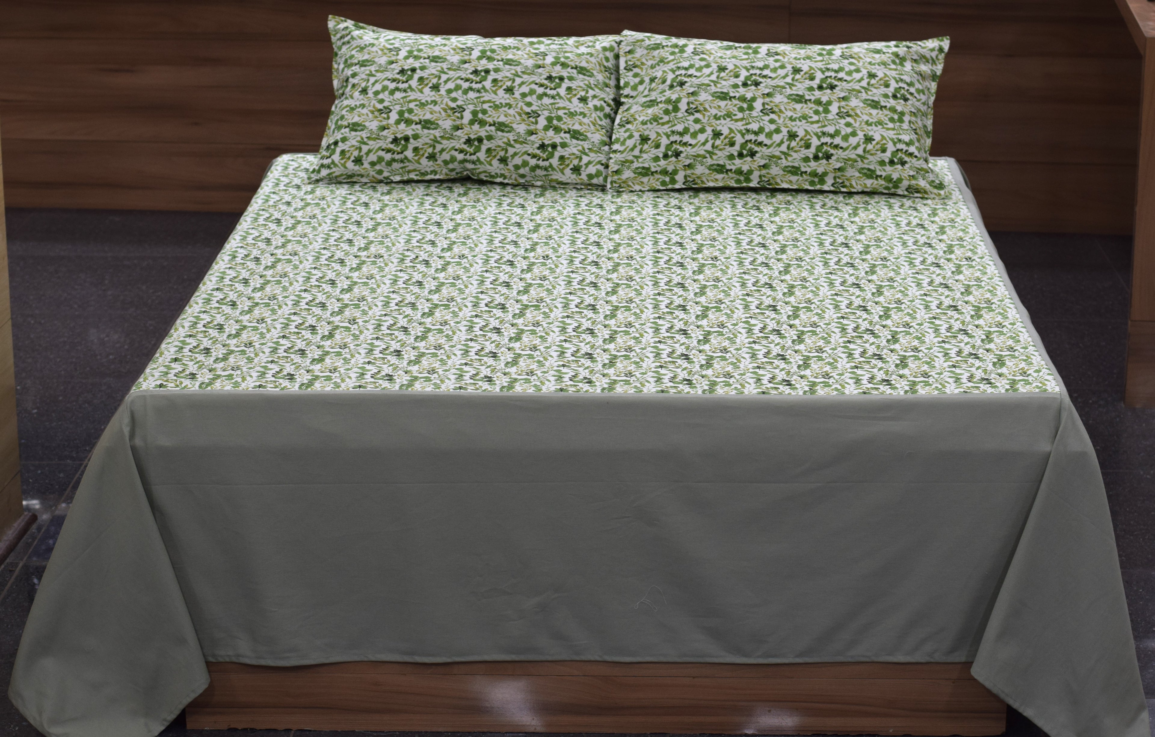 Green Leaf Printed King Size Bedsheet with 2 Pillow Covers