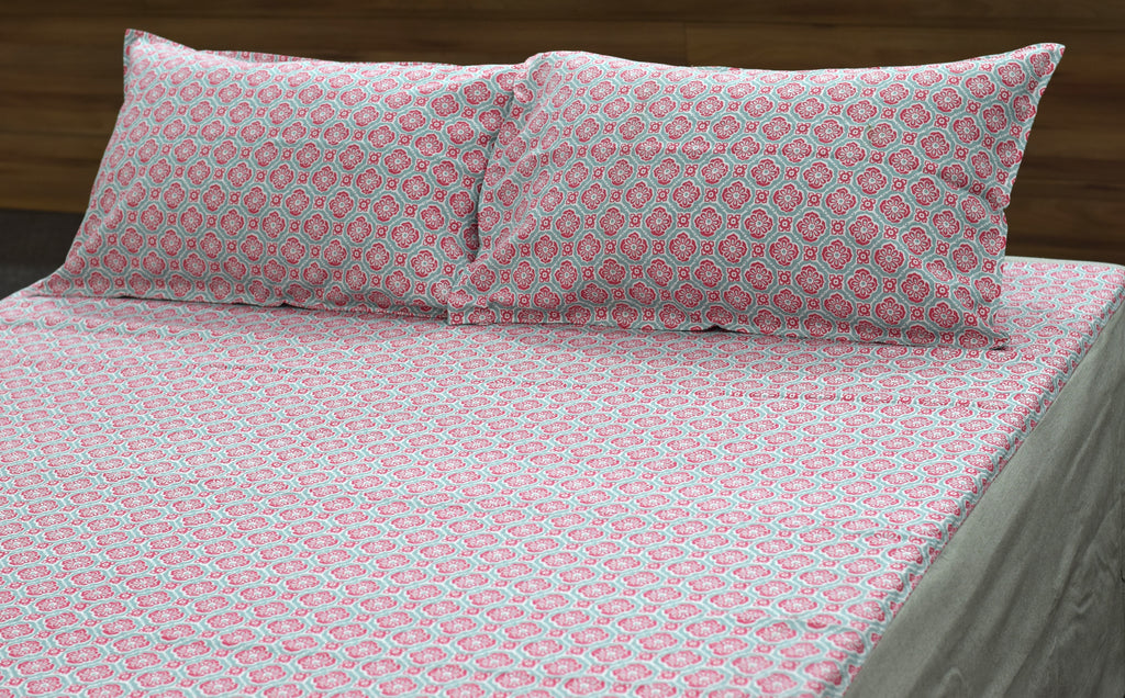 Pink Floral Print King Size Bedsheet with 2 Pillow Covers