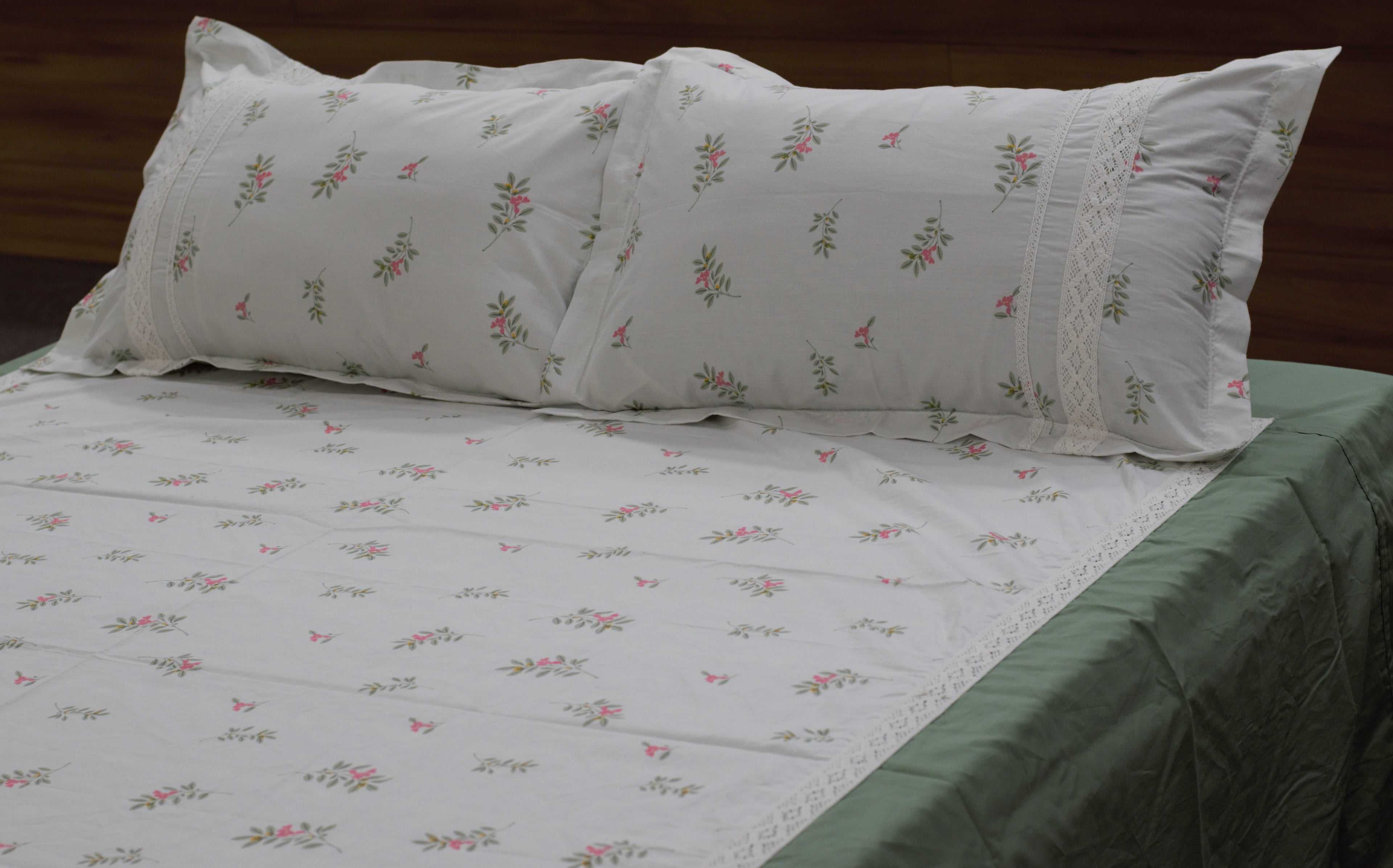 Premium Floral Cotton Bedspread with 2 Pillow Covers | White & Sage Green | 94 x 104 Inches