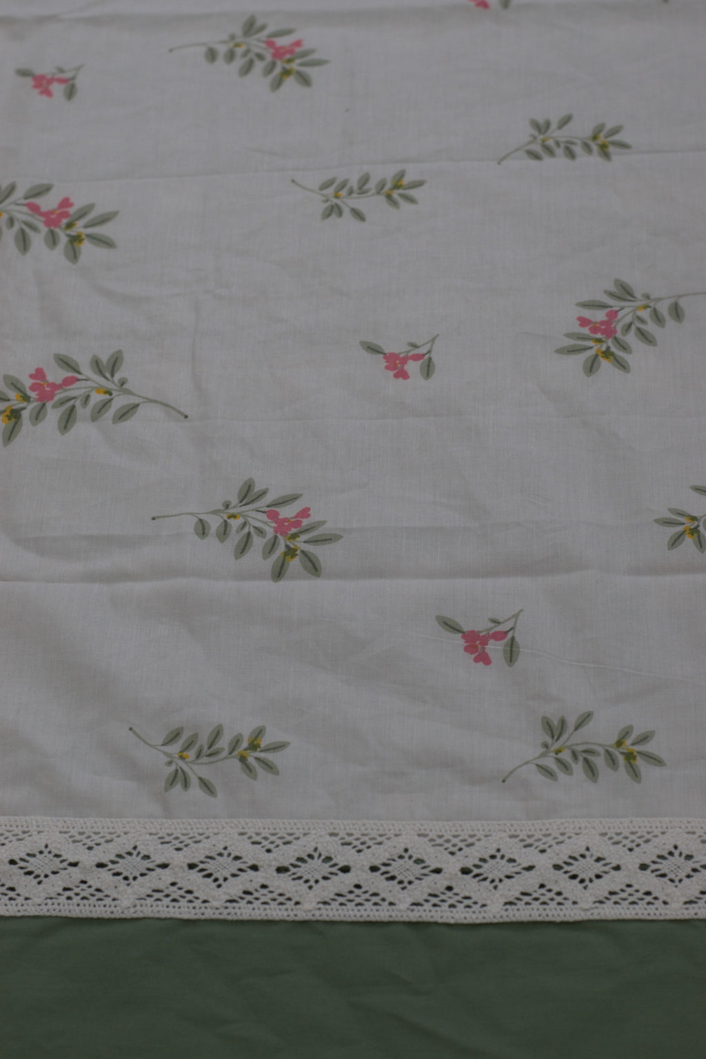 Premium Floral Cotton Bedspread with 2 Pillow Covers | White & Sage Green | 94 x 104 Inches