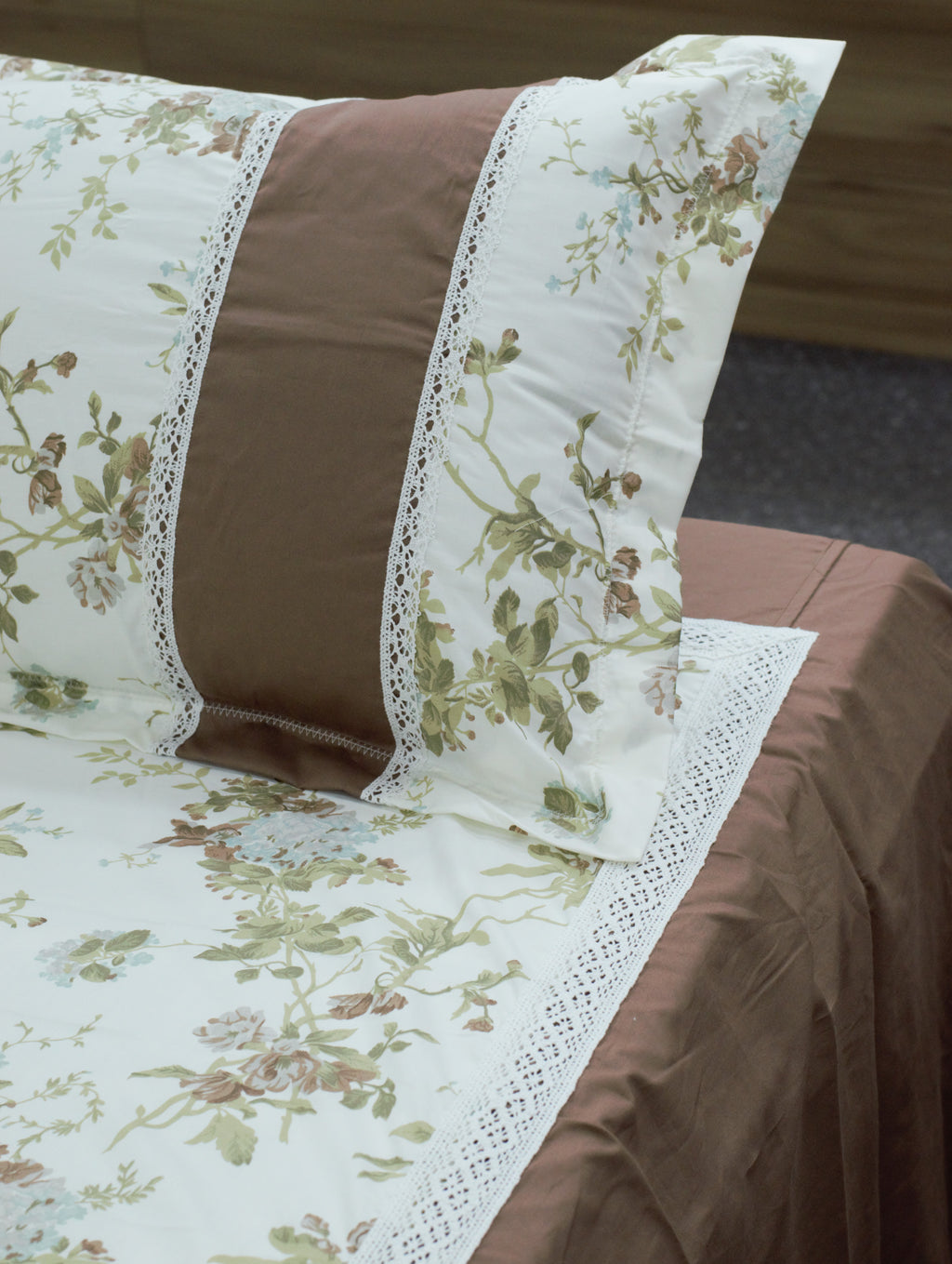 Premium Floral Cotton Bedspread Set with 2 Pillow Covers | Lace Border | King Size 96 x 104 Inches