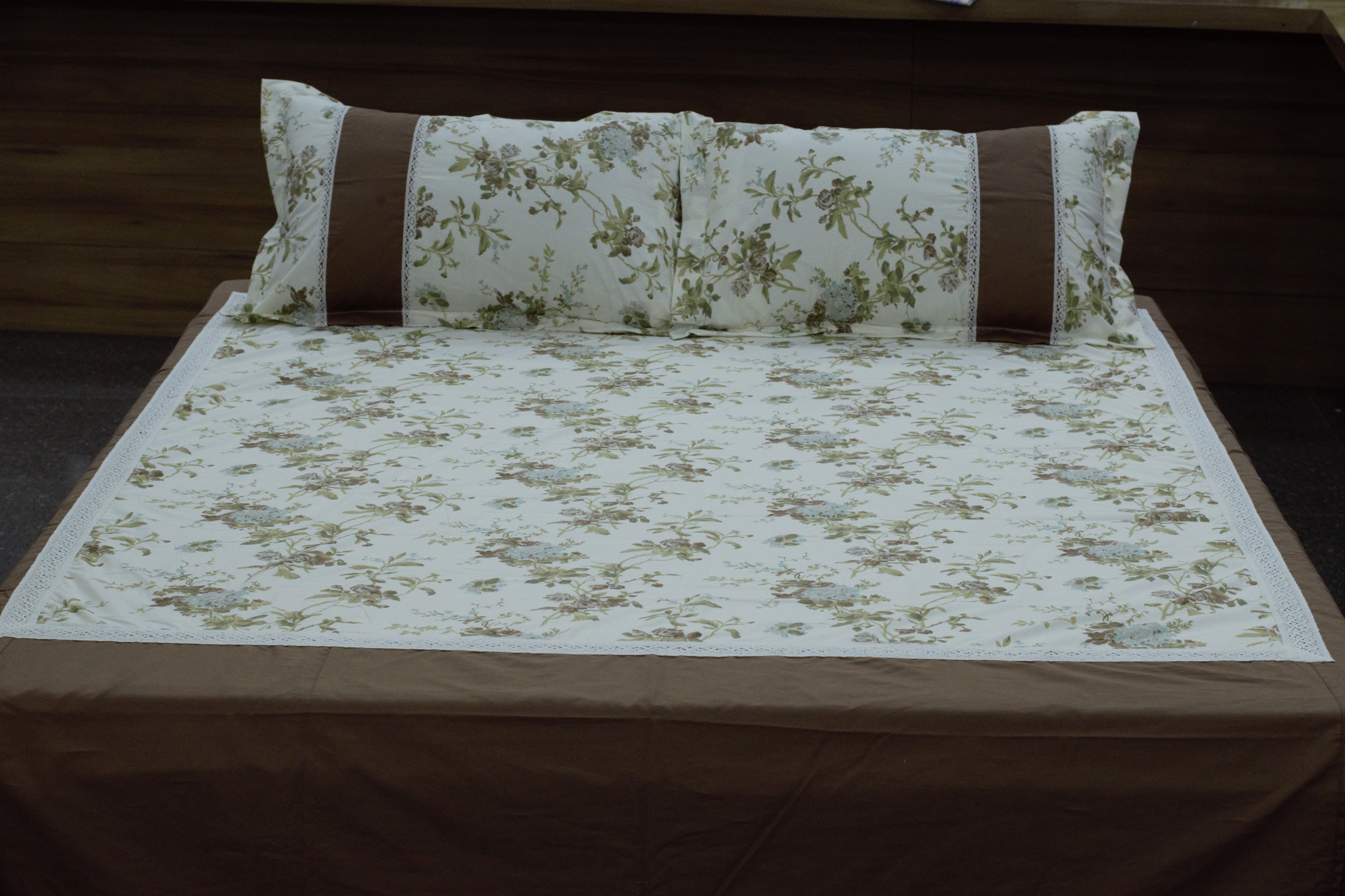 Premium Floral Cotton Bedspread Set with 2 Pillow Covers | Lace Border | King Size 96 x 104 Inches