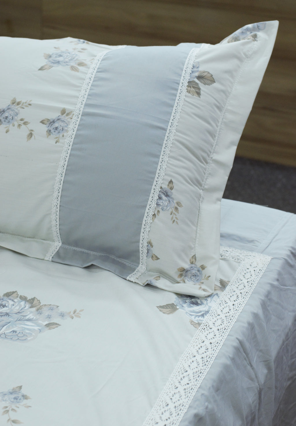 Premium Off-White (Ivory) Floral Cotton Bedspread with 2 Pillow Covers | Grey Floral Print | Lace Border | King Size 98 x 104 Inches