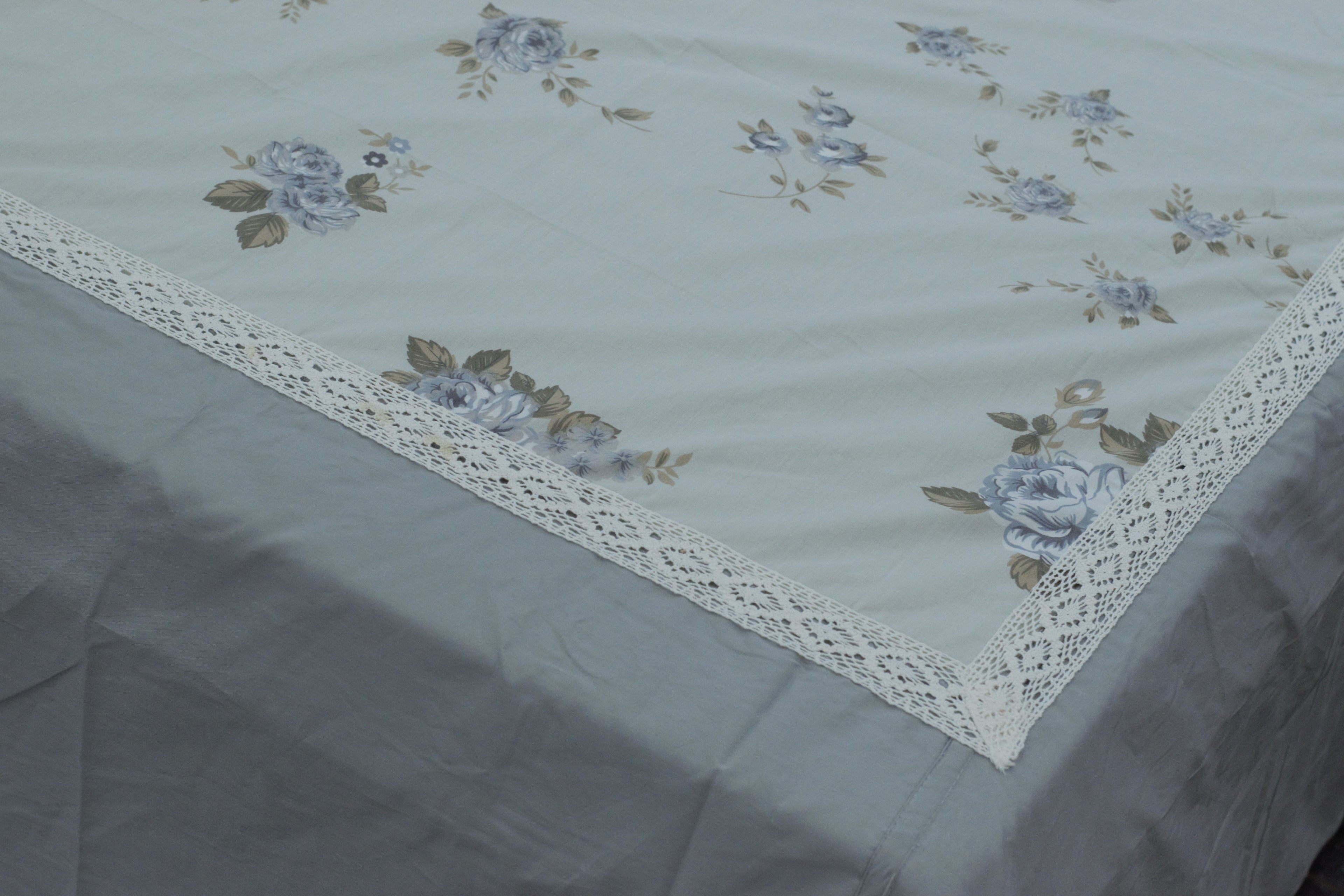 Premium Off-White (Ivory) Floral Cotton Bedspread with 2 Pillow Covers | Grey Floral Print | Lace Border | King Size 98 x 104 Inches