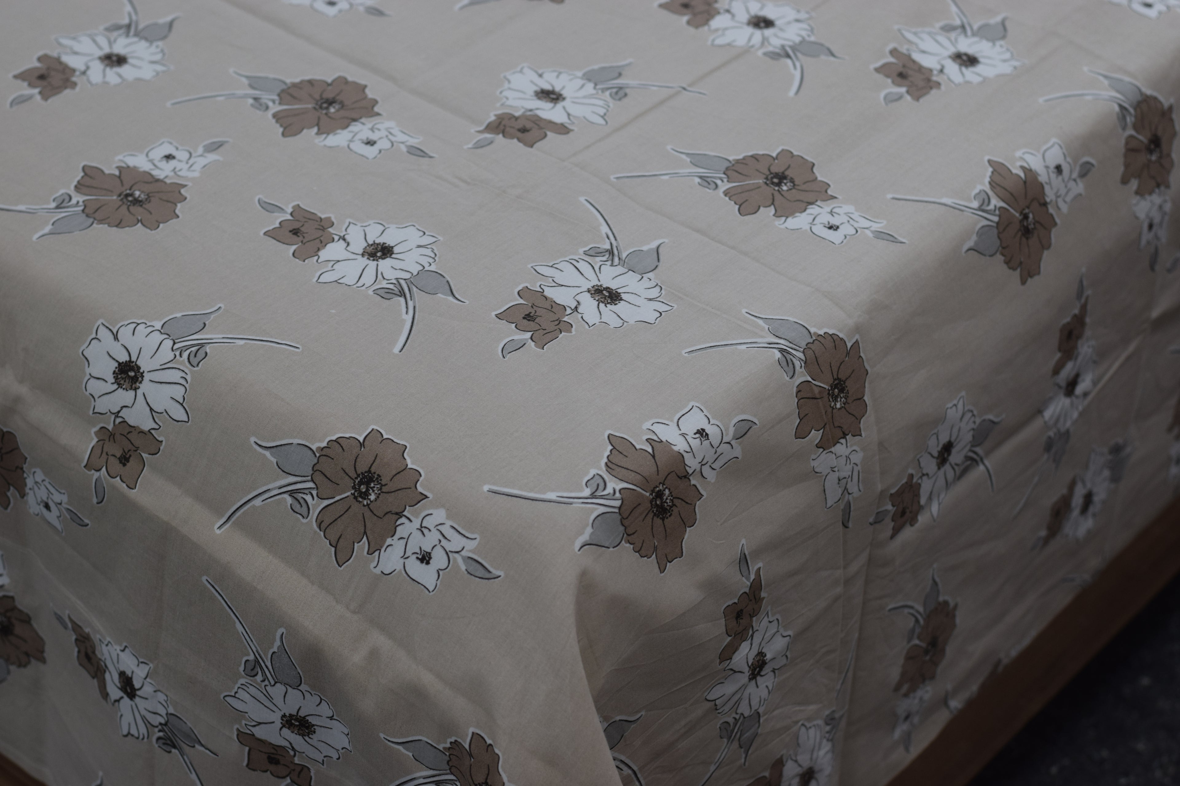 Elegant Beige Floral Queen Size Bedsheet Set
