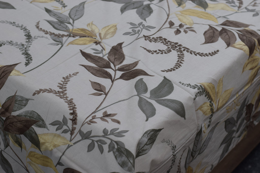 Autumn Leaf Floral Queen Size Bedsheet with Pillow Covers