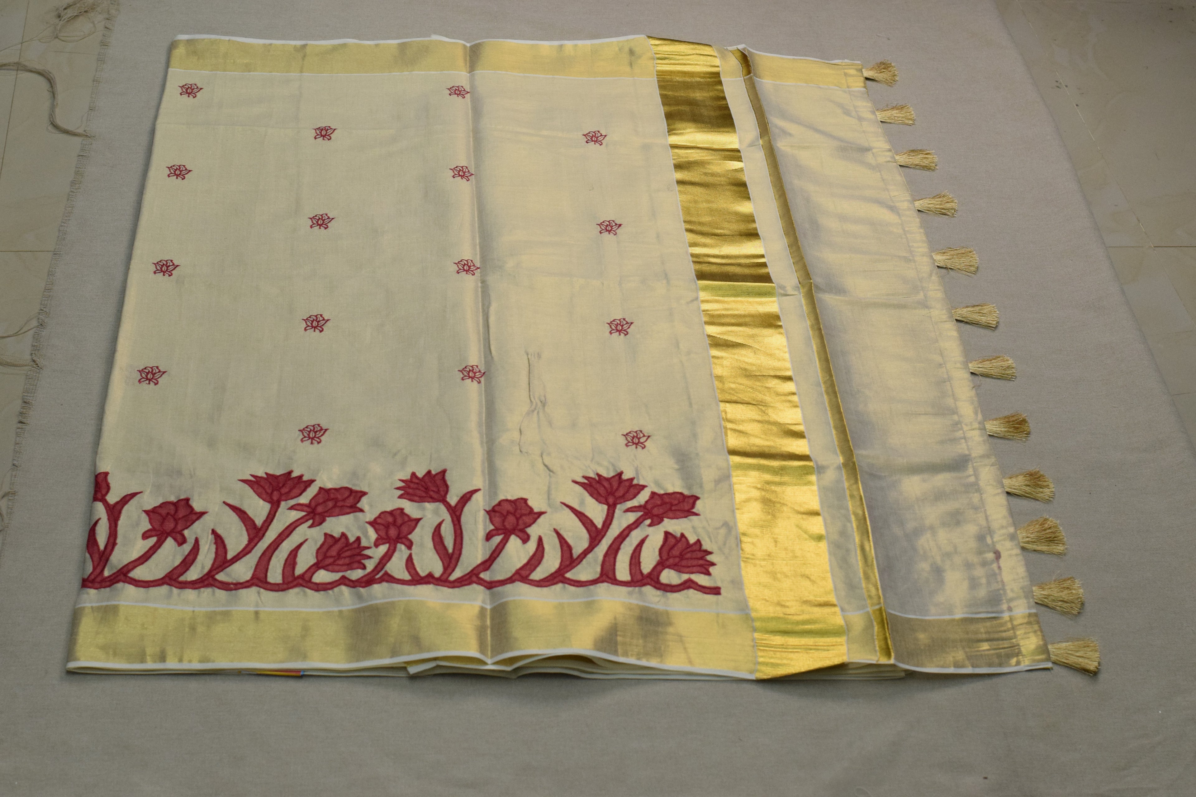 Kerala Tissue Saree with Golden Border & Floral Embroidery | Includes Matching Blouse Piece