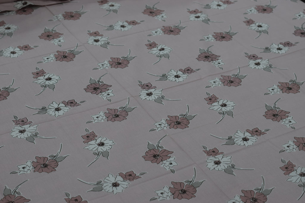 Elegant Pink Floral Queen Size Bedsheet with 2 Pillow Covers
