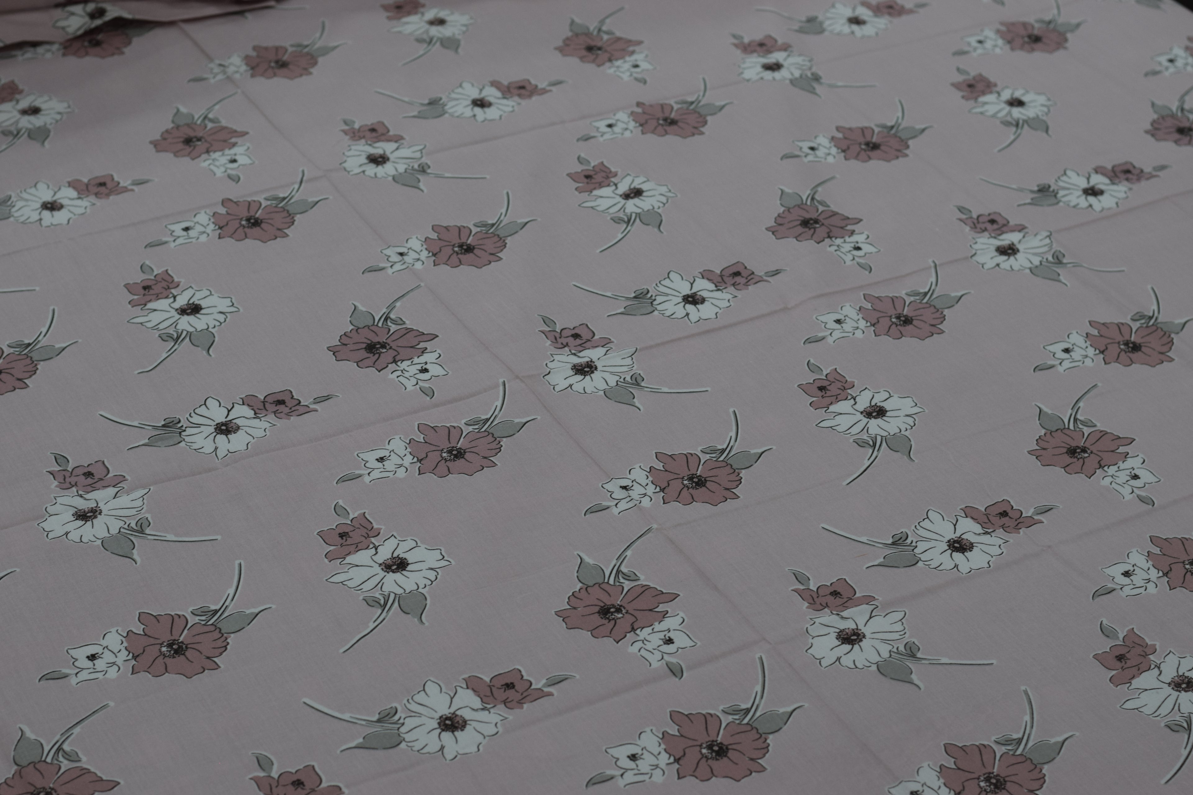 Elegant Pink Floral Queen Size Bedsheet with 2 Pillow Covers