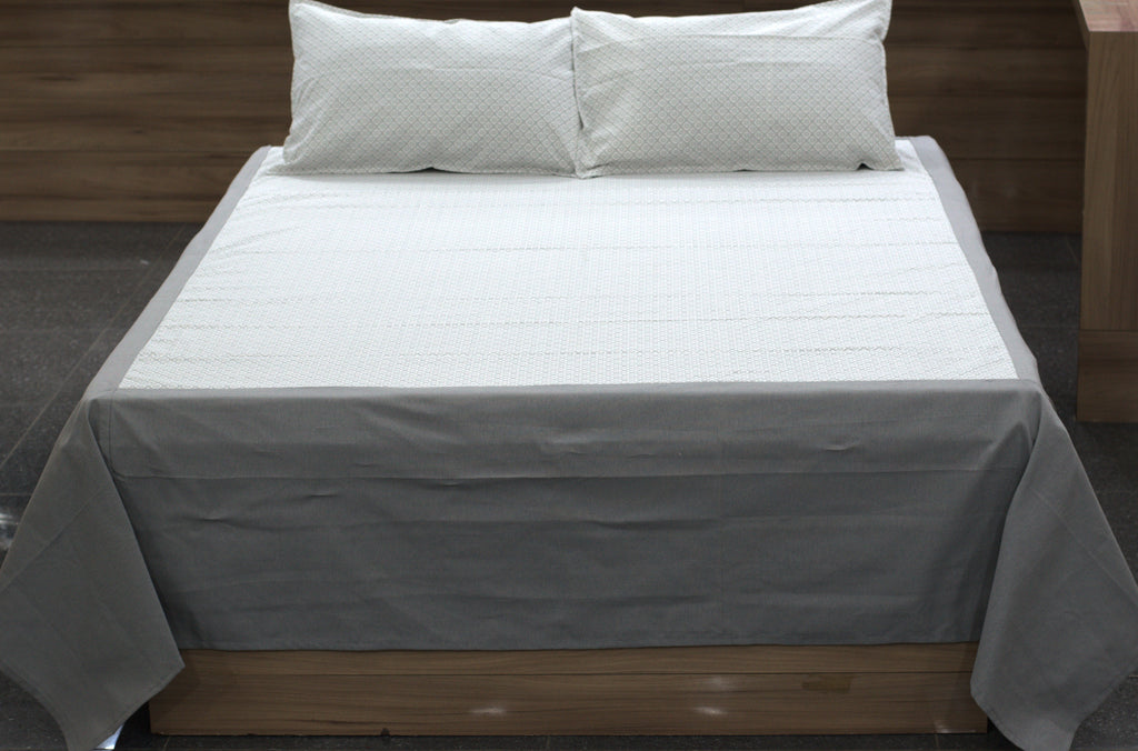 King Size Cotton Bedspread with 2 Pillow Covers – Elegant Grey & White Geometric Print |